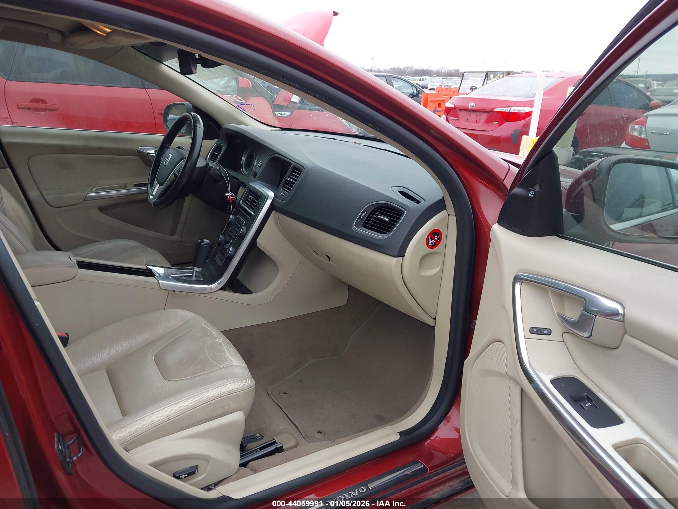 VOLVO S60 image 5