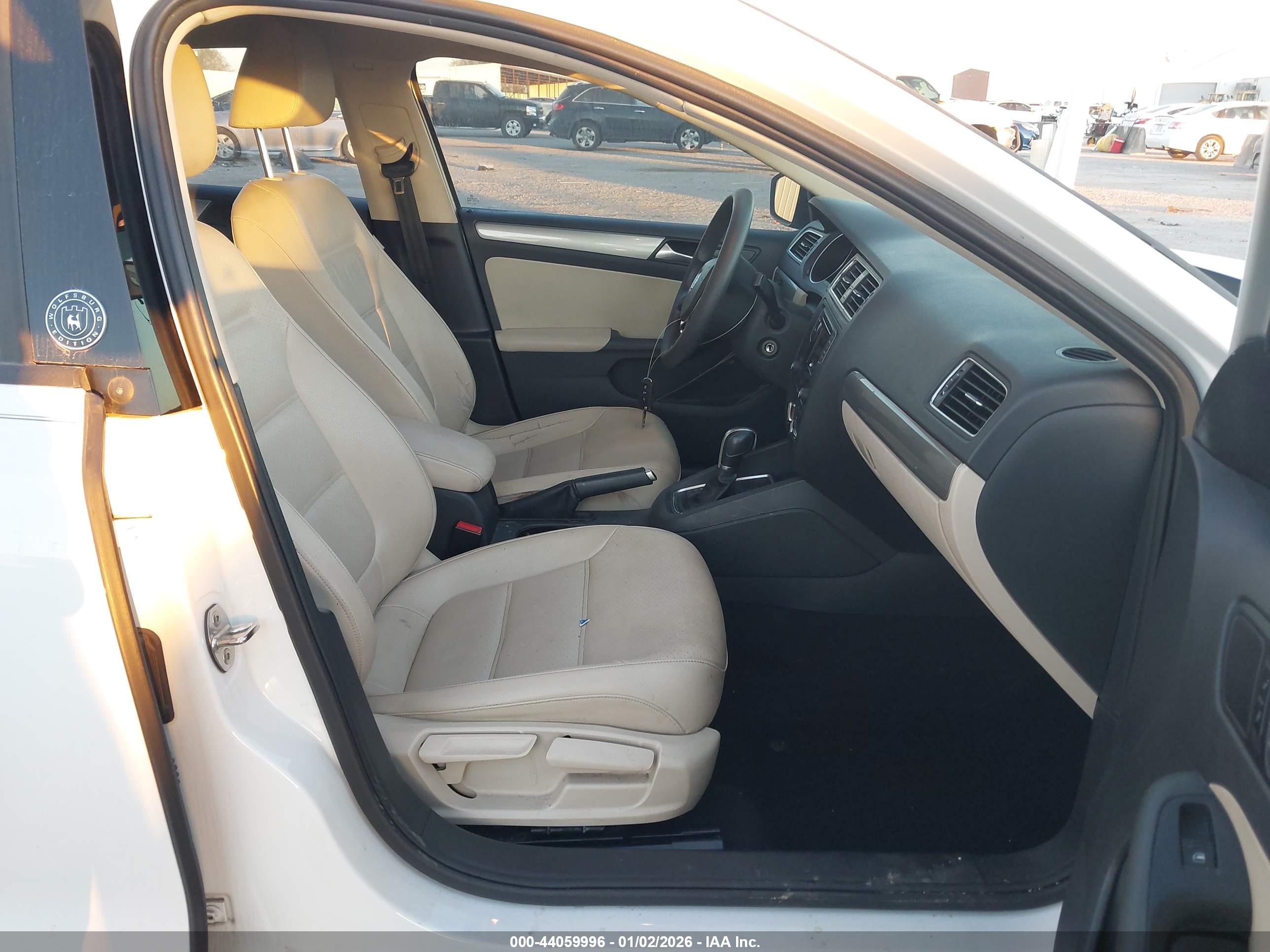 VOLKSWAGEN JETTA image 5