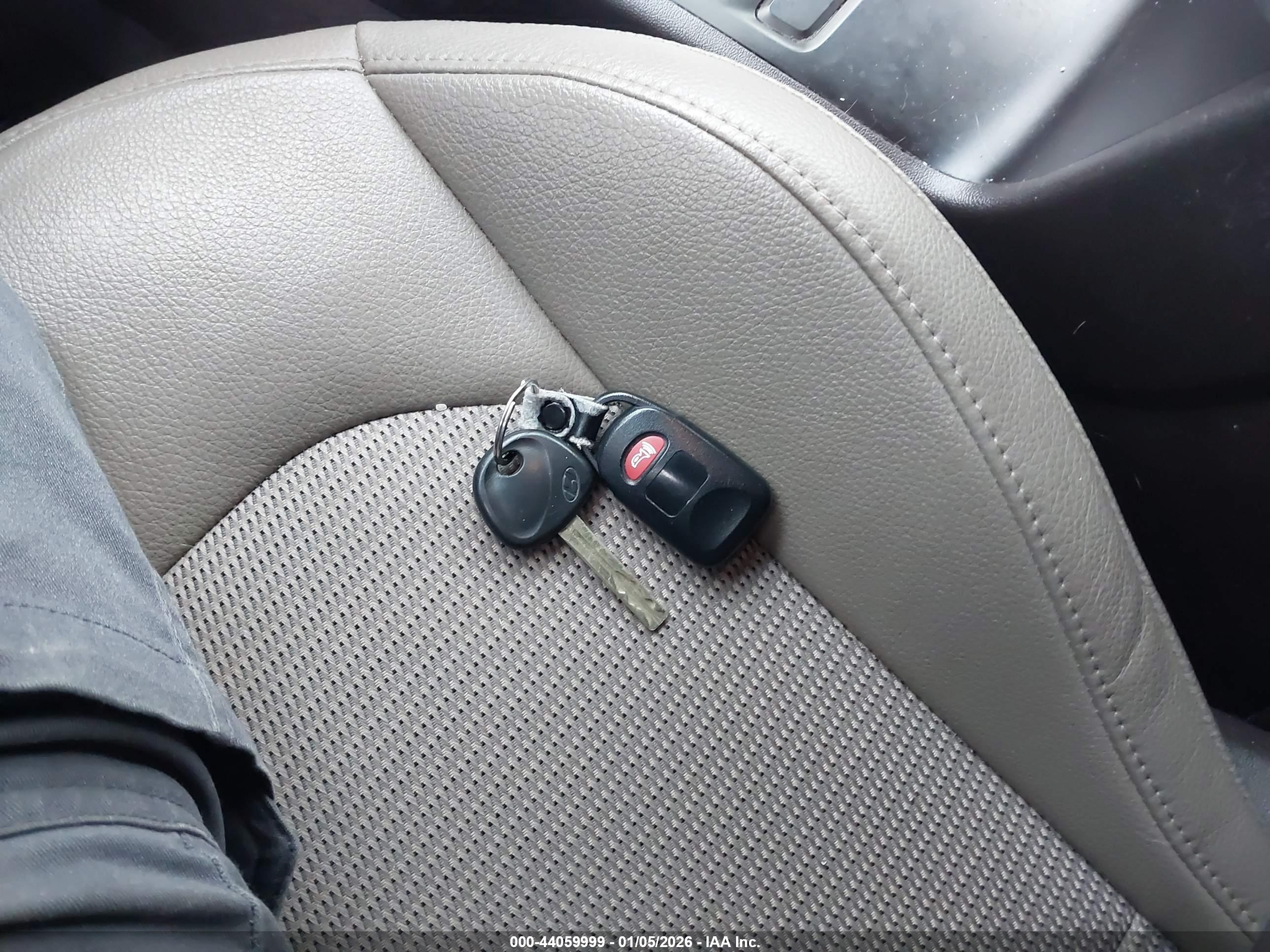 HYUNDAI TUCSON image 11