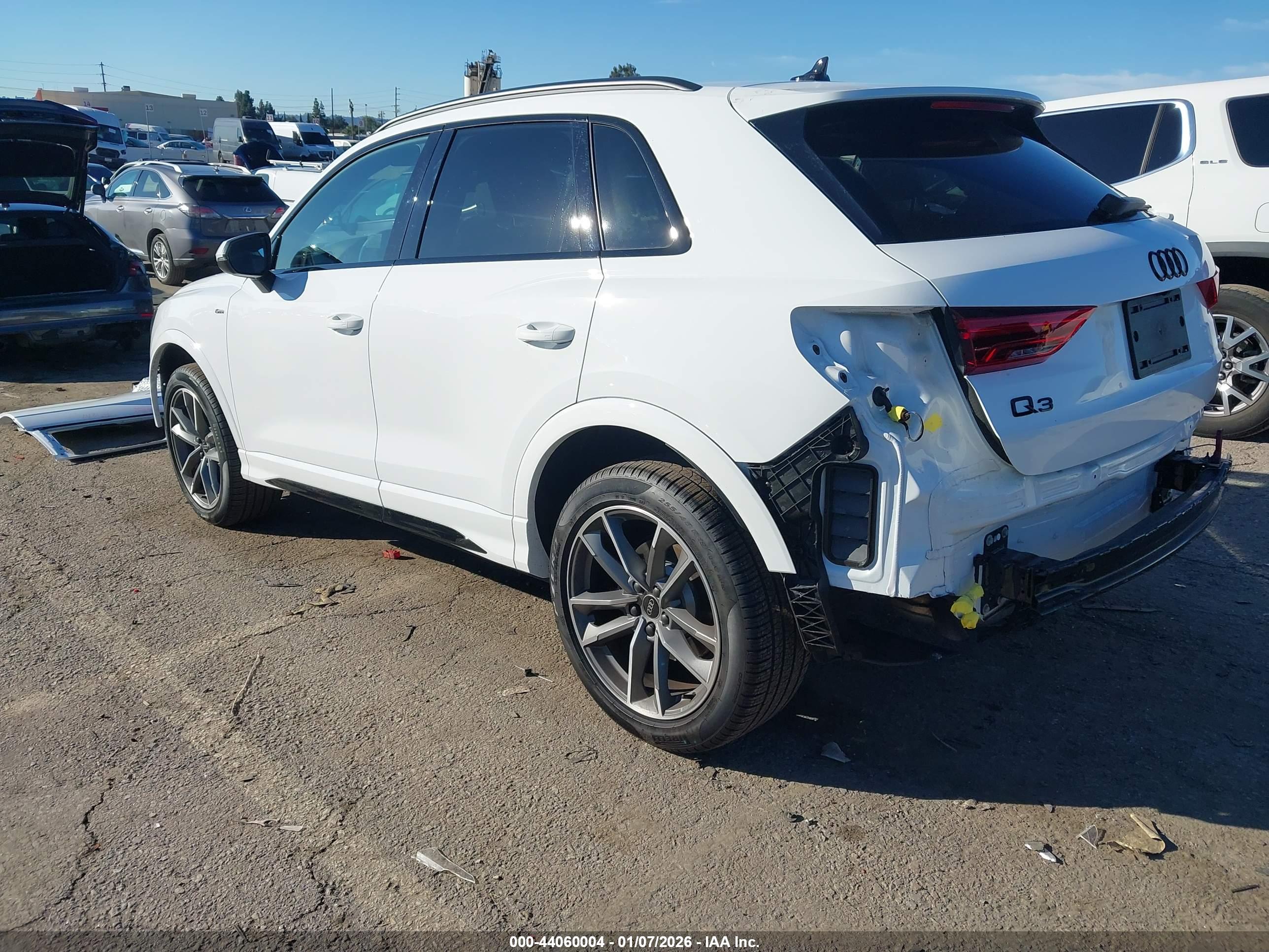 AUDI Q3 image 3