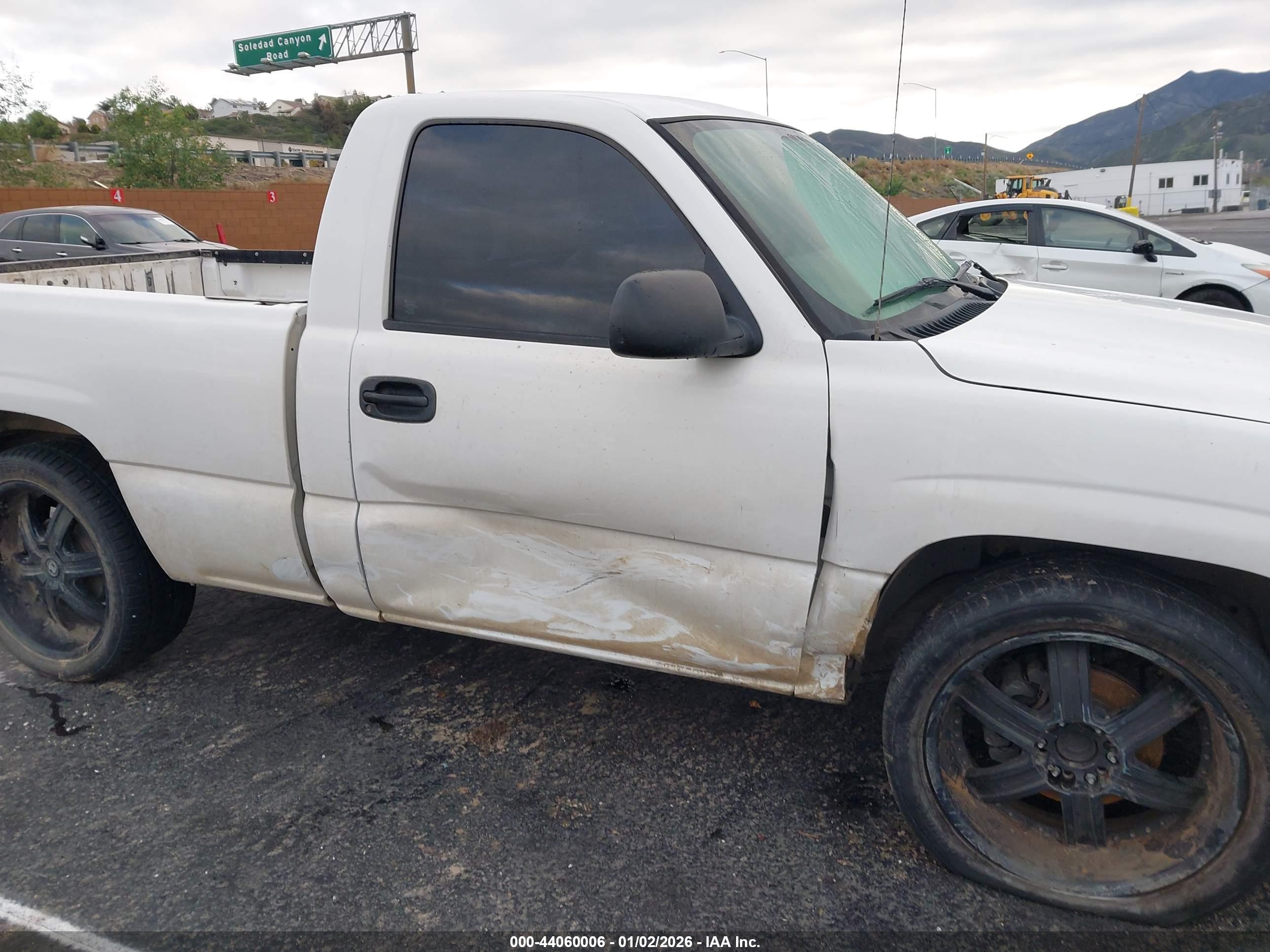 GMC SIERRA image 6