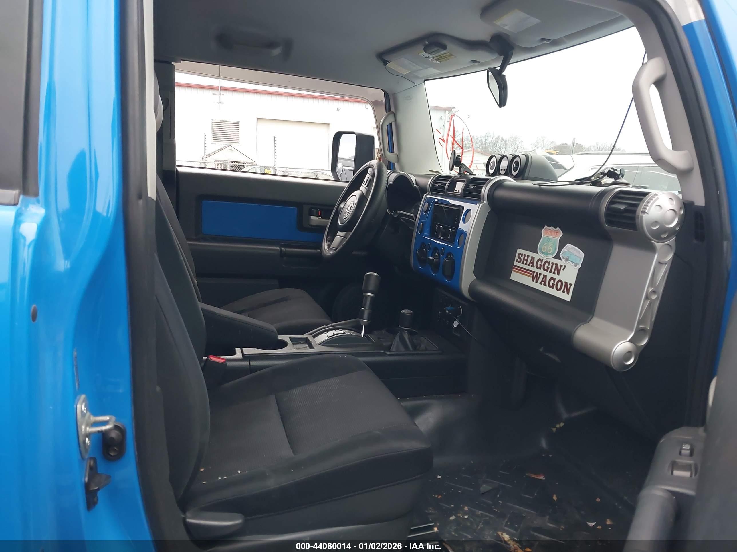 TOYOTA FJ image 5