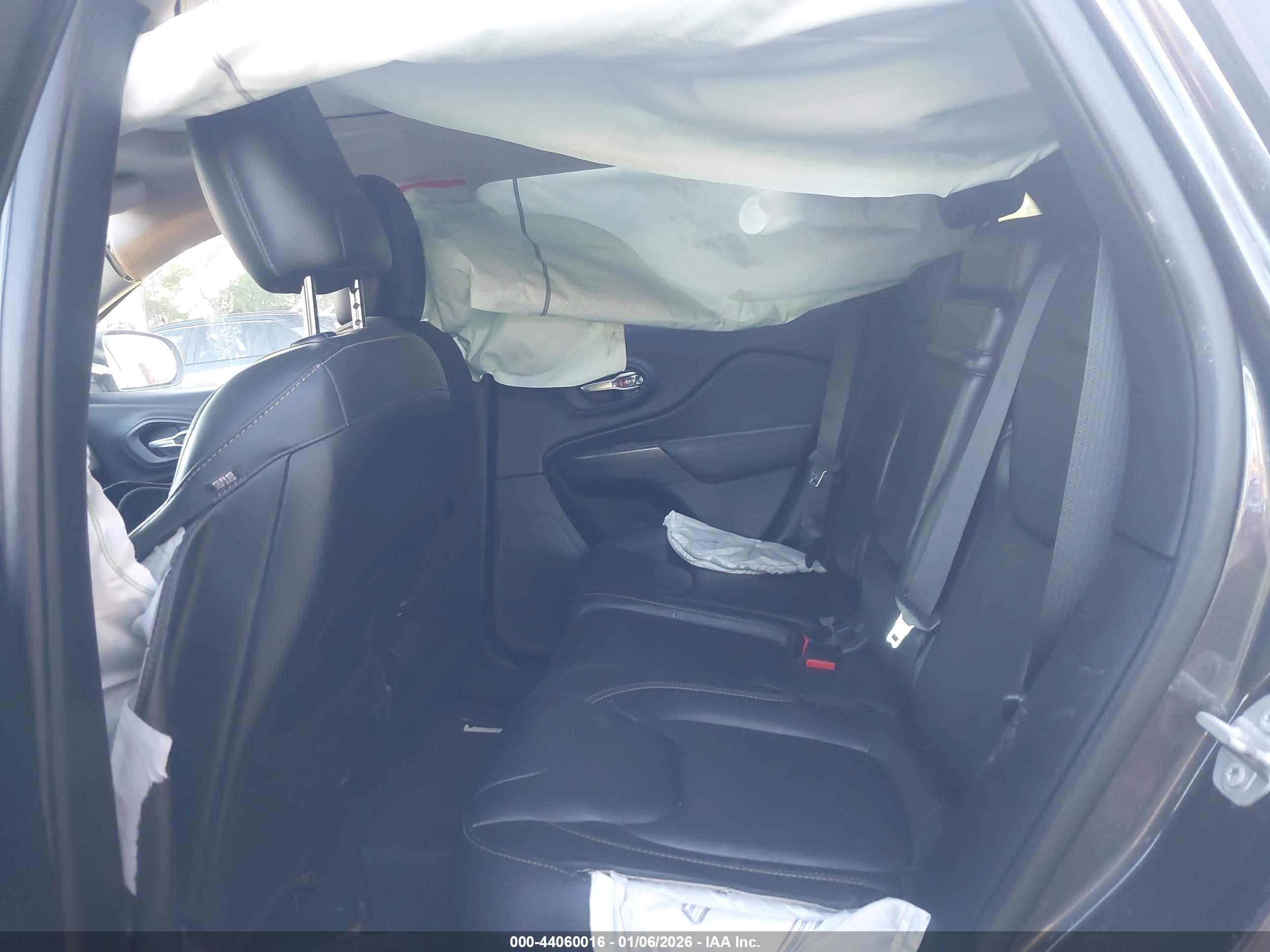 JEEP CHEROKEE image 8
