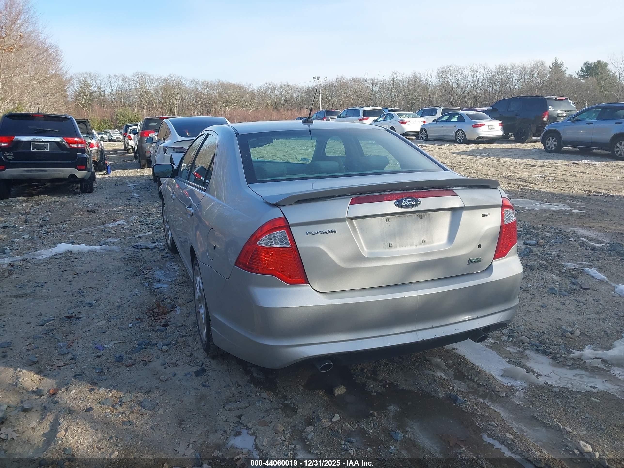 FORD FUSION image 3
