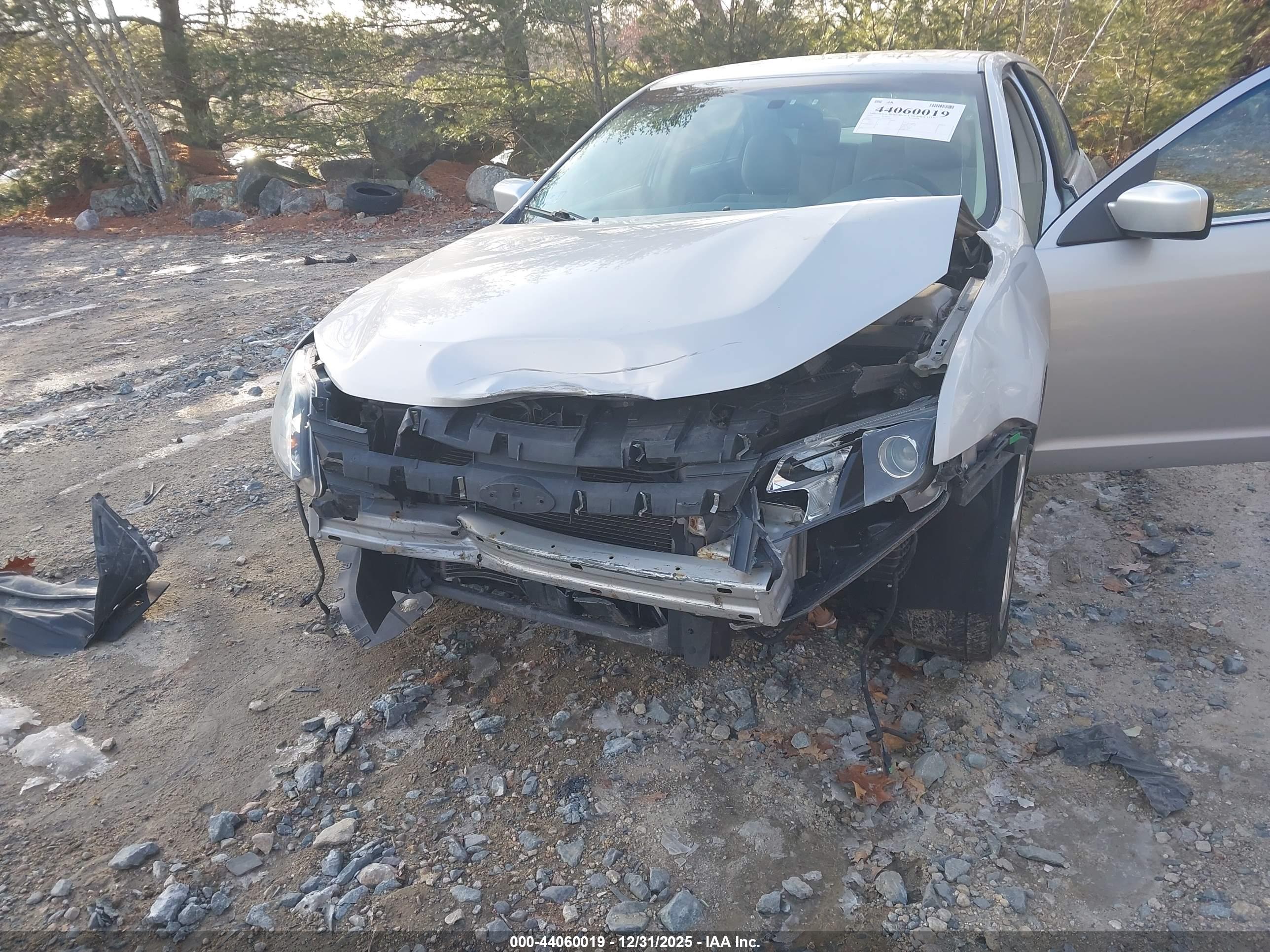 FORD FUSION image 6
