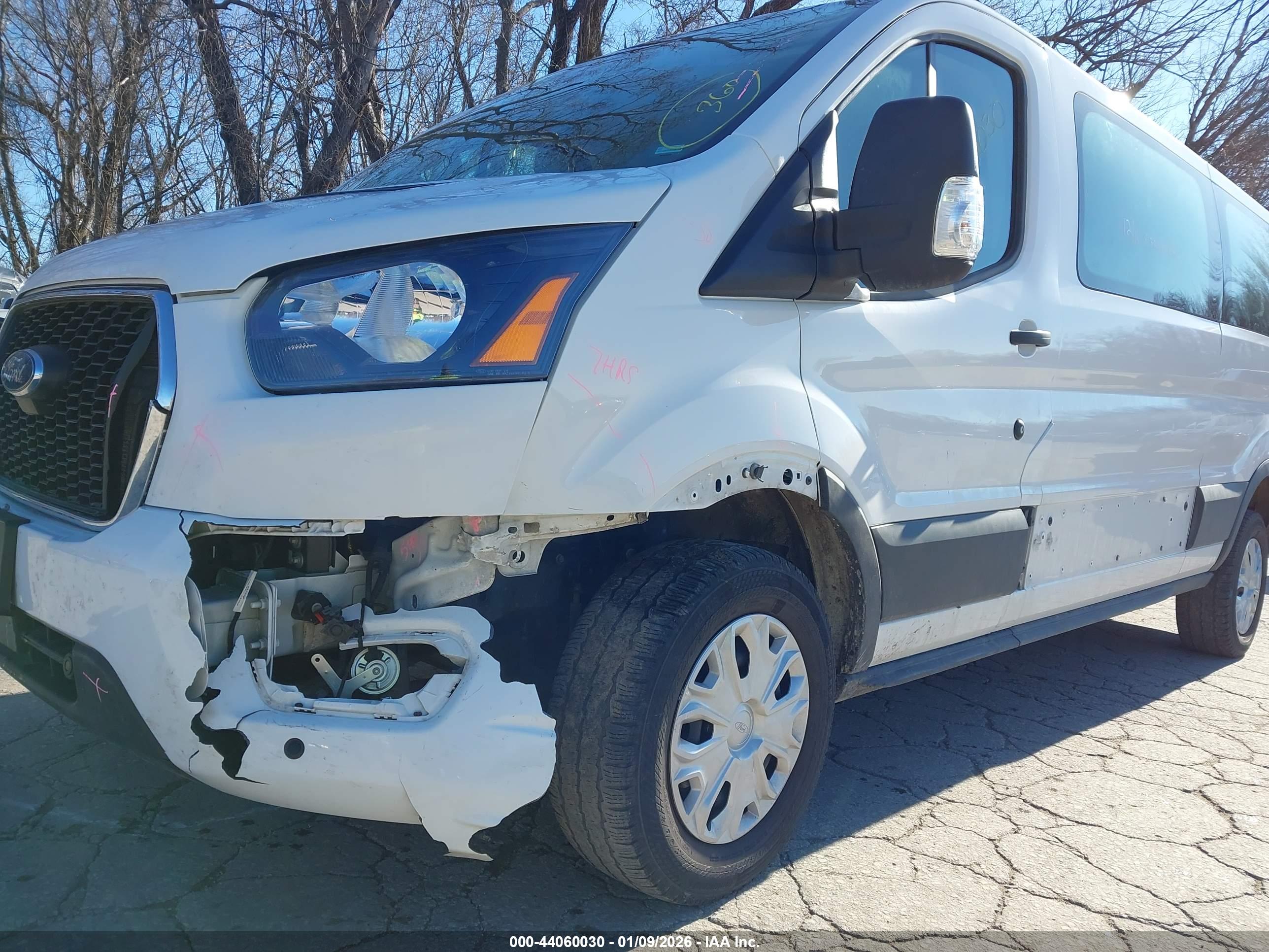 FORD TRANSIT-350 image 6