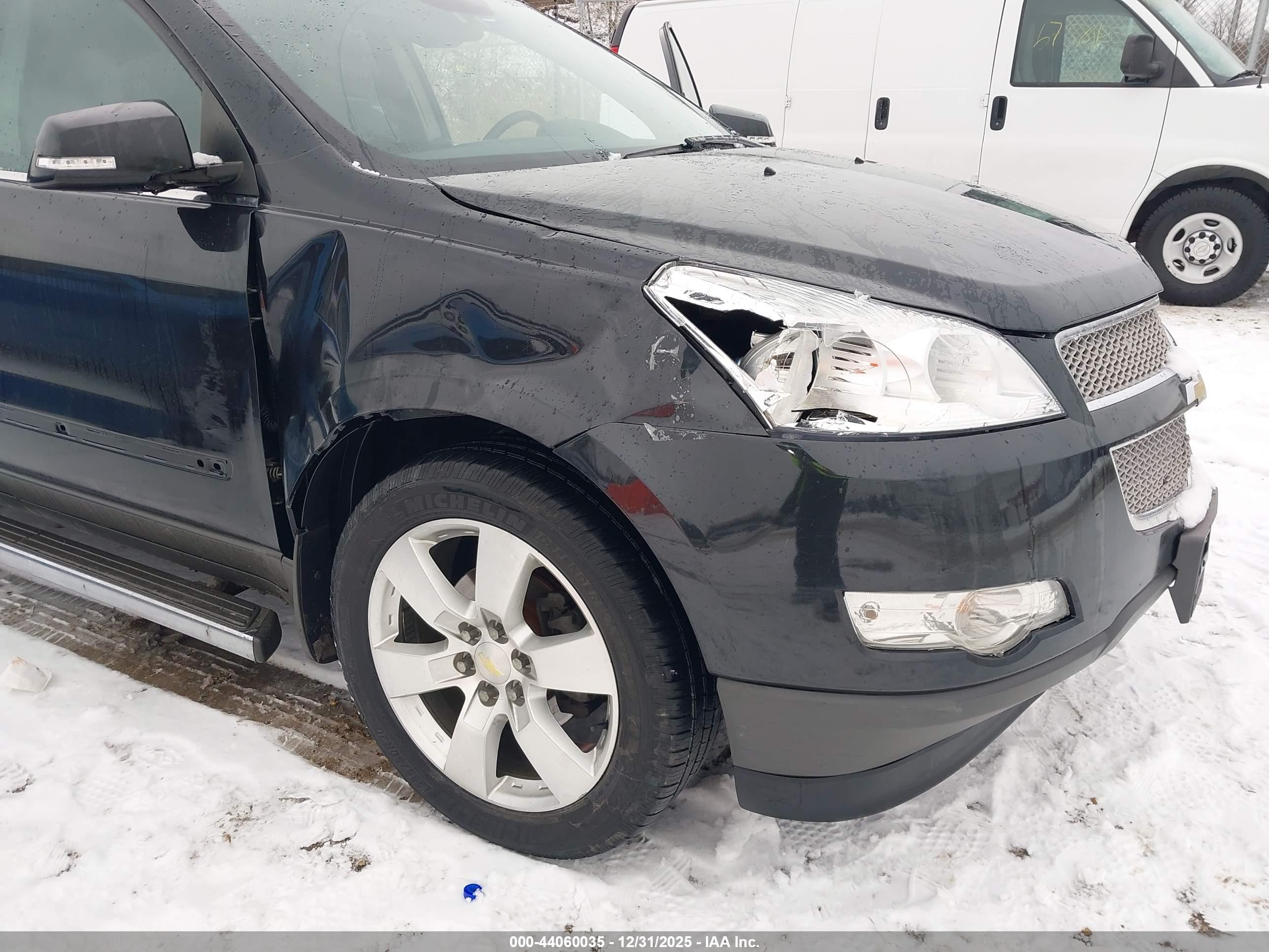 CHEVROLET TRAVERSE image 6