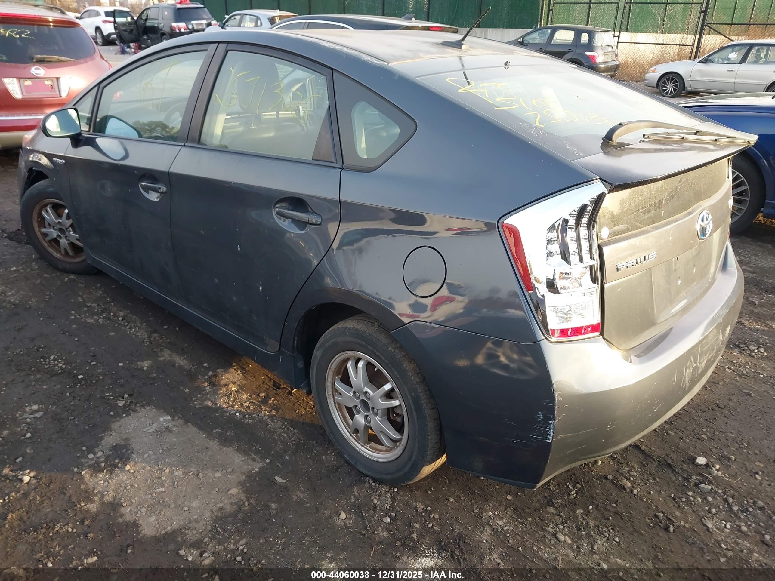 TOYOTA PRIUS image 3