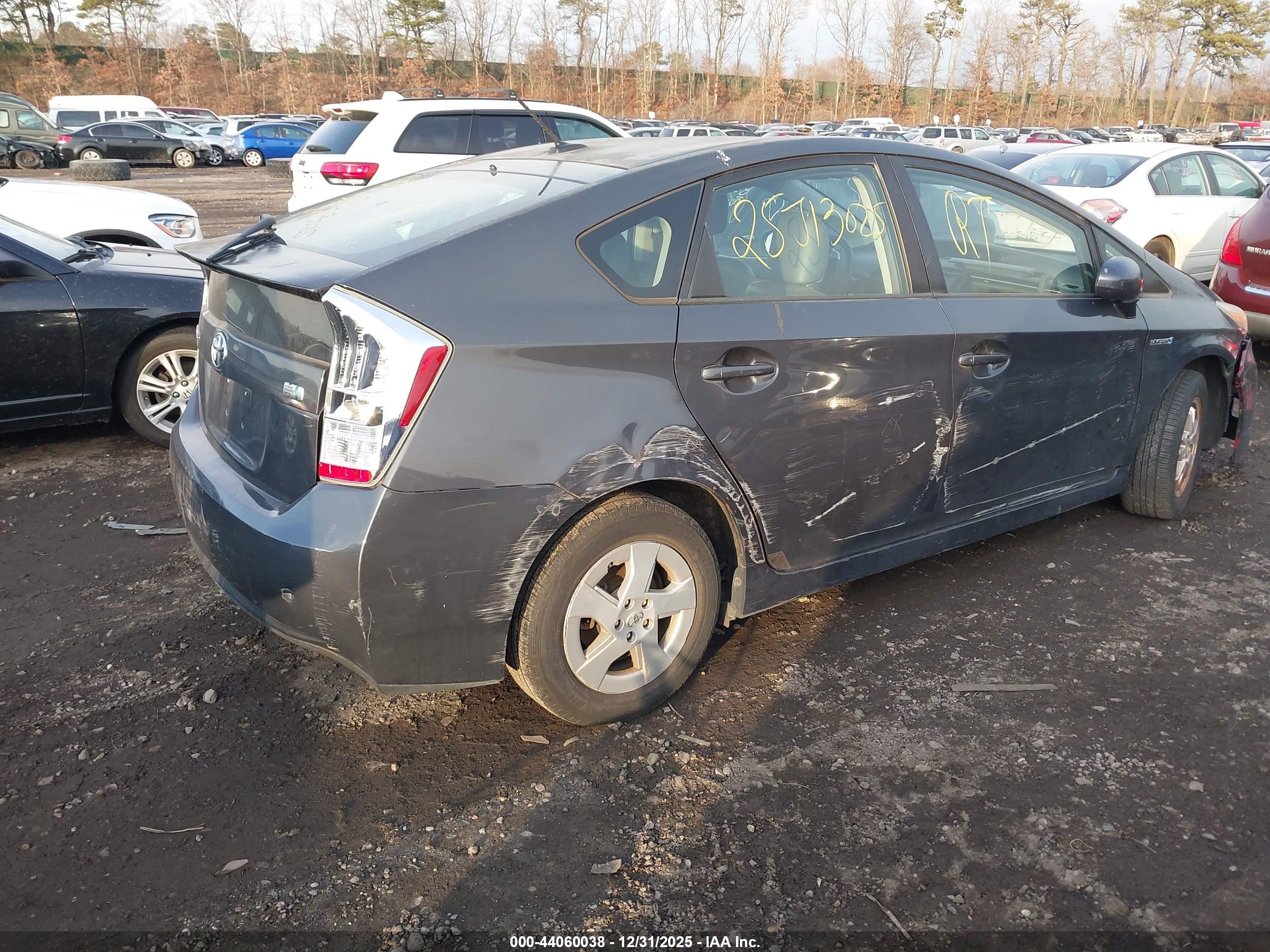TOYOTA PRIUS image 4