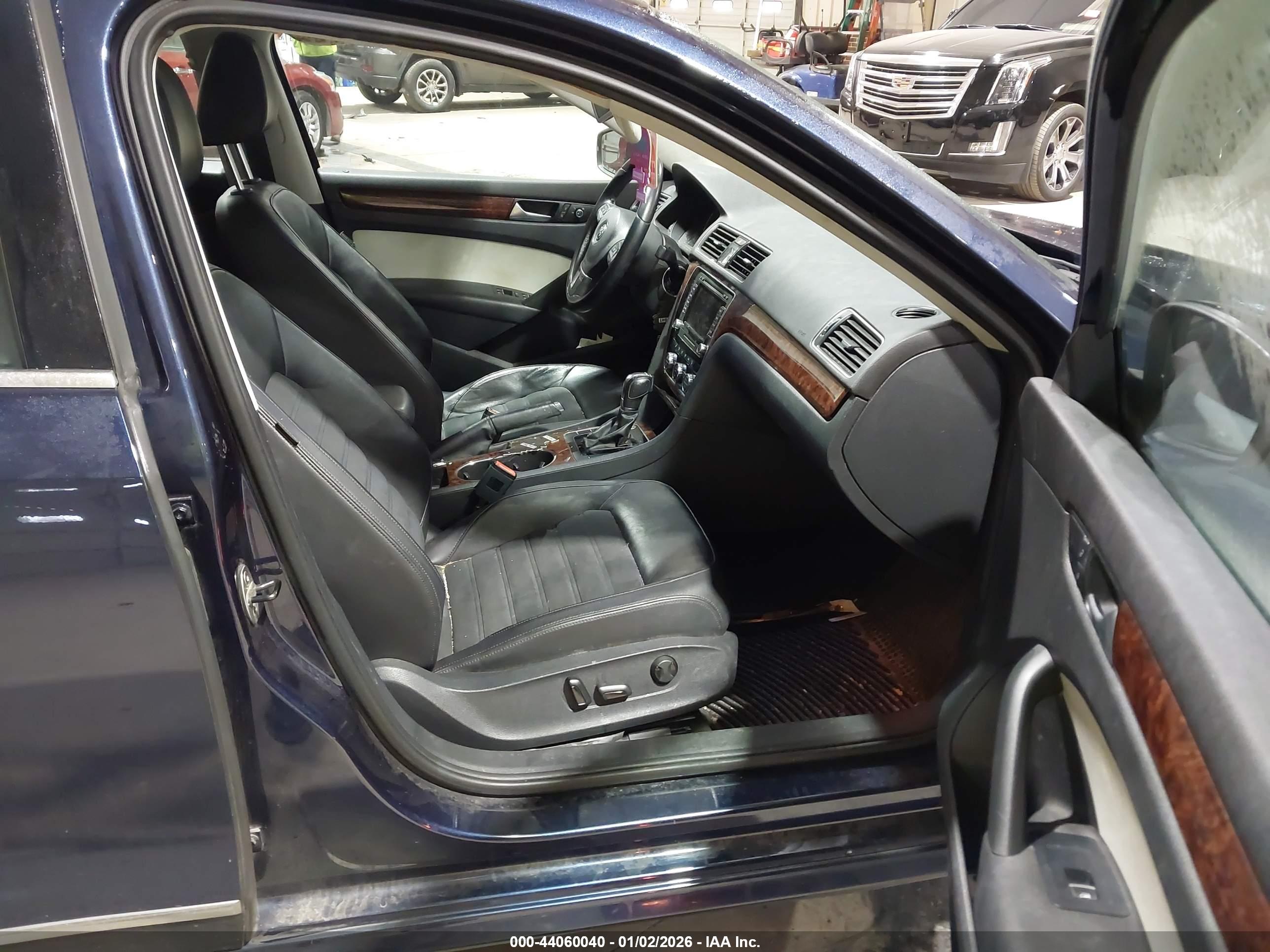 VOLKSWAGEN PASSAT image 5