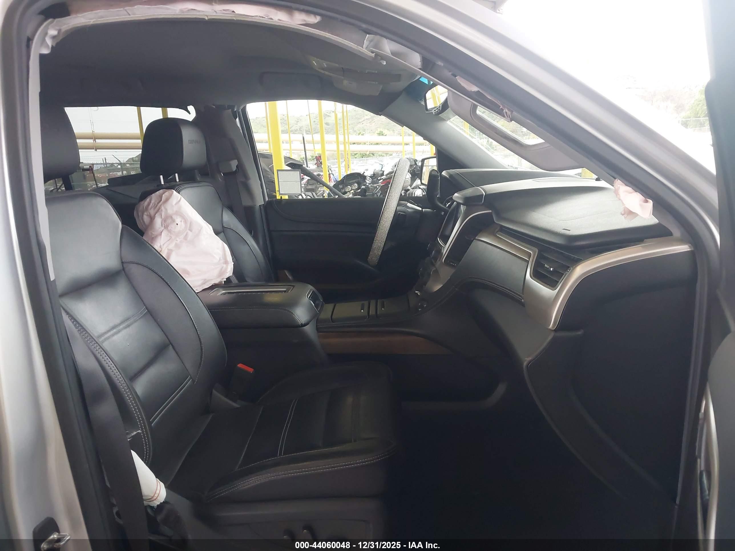 GMC YUKON image 5