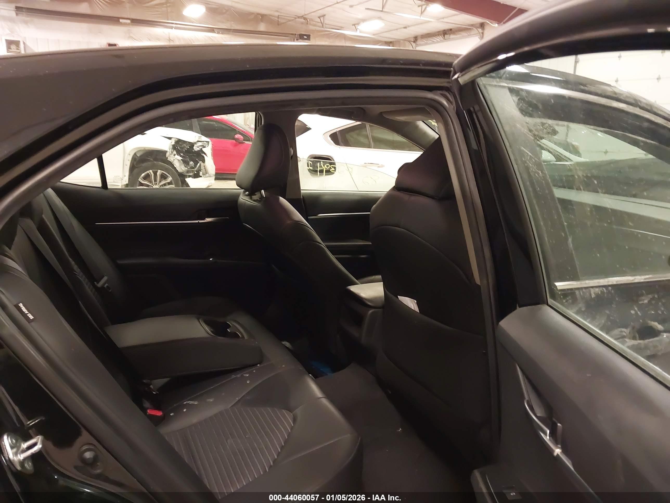 TOYOTA CAMRY image 8