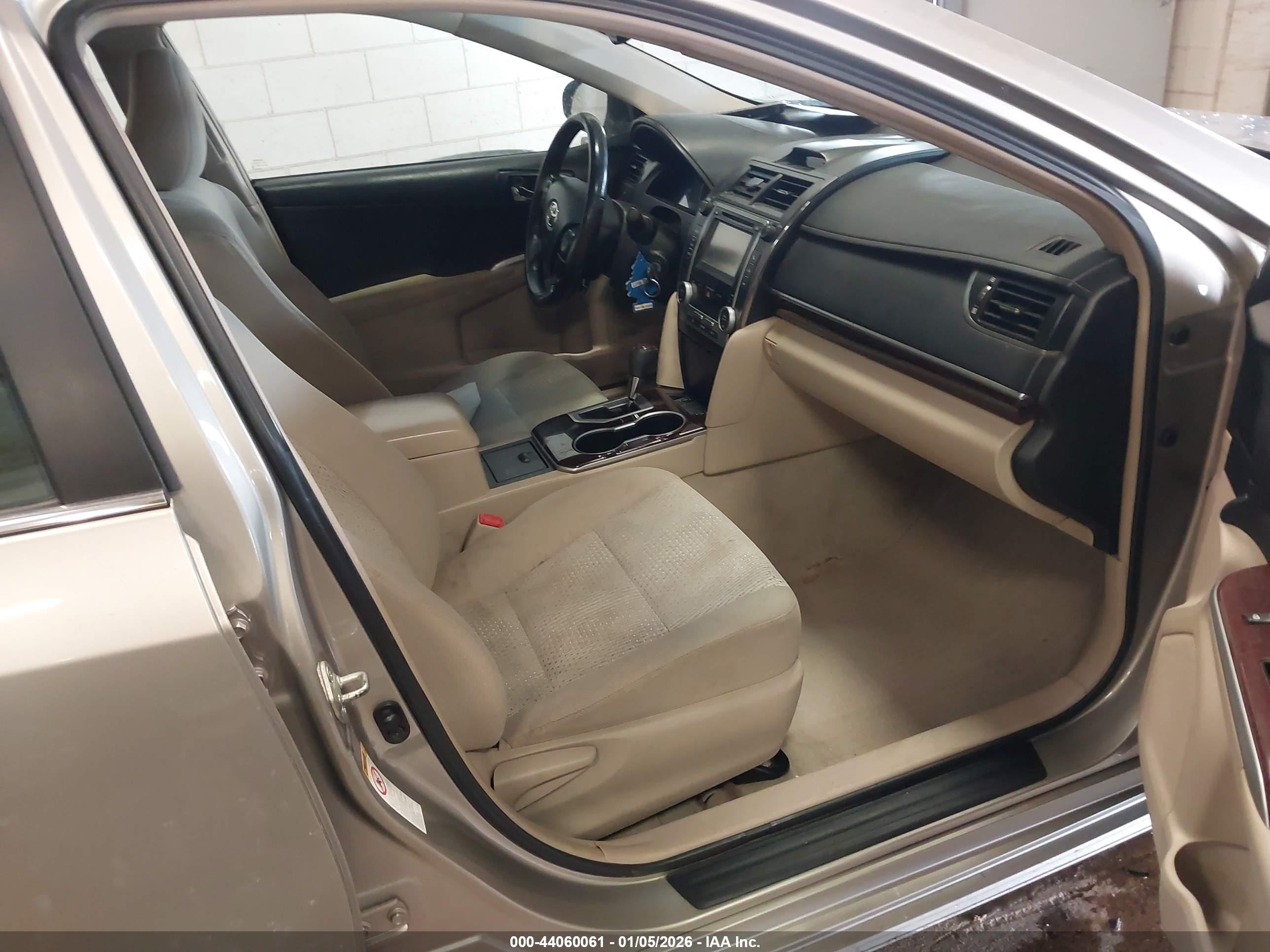 TOYOTA CAMRY image 5