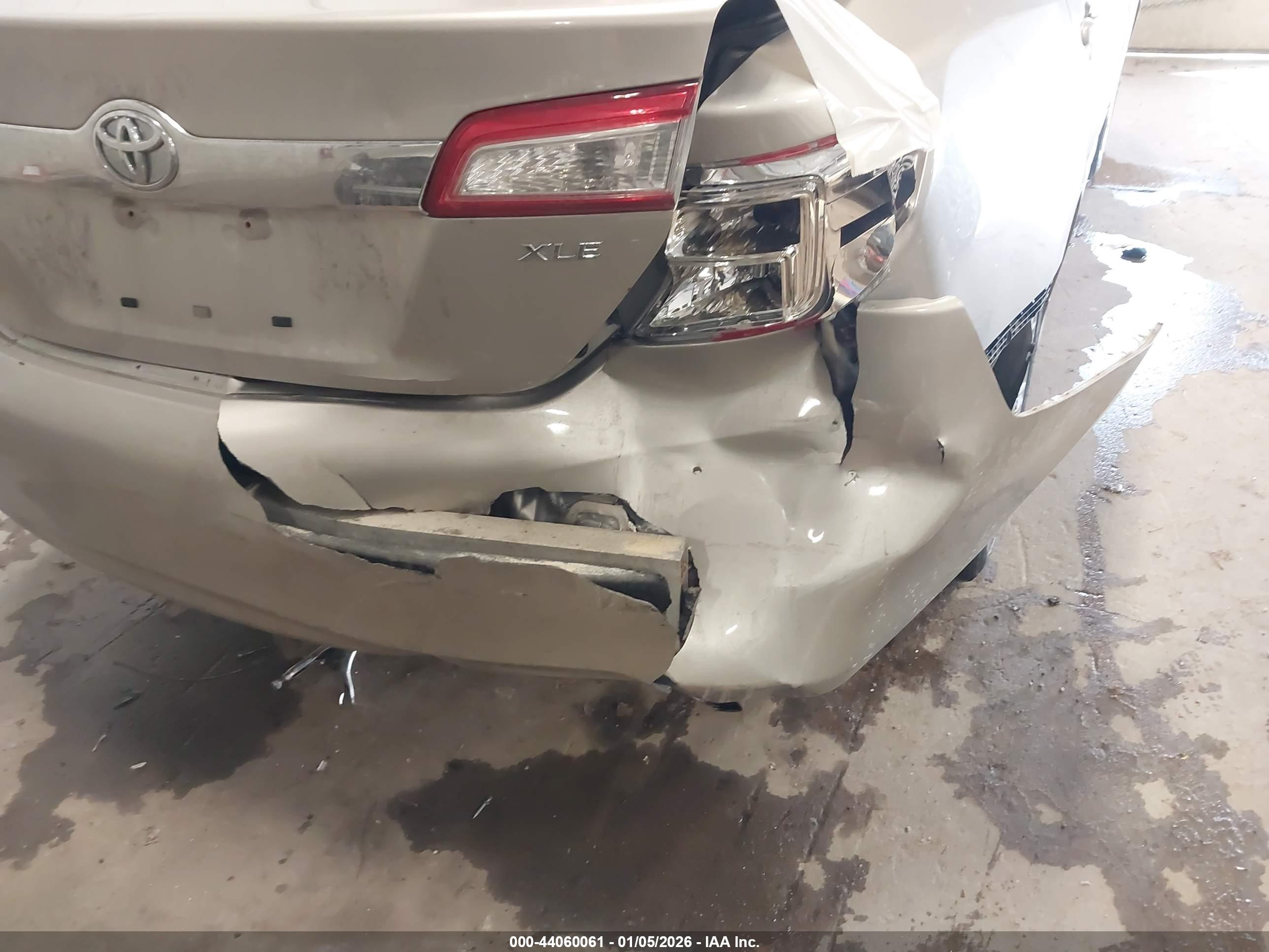 TOYOTA CAMRY image 6