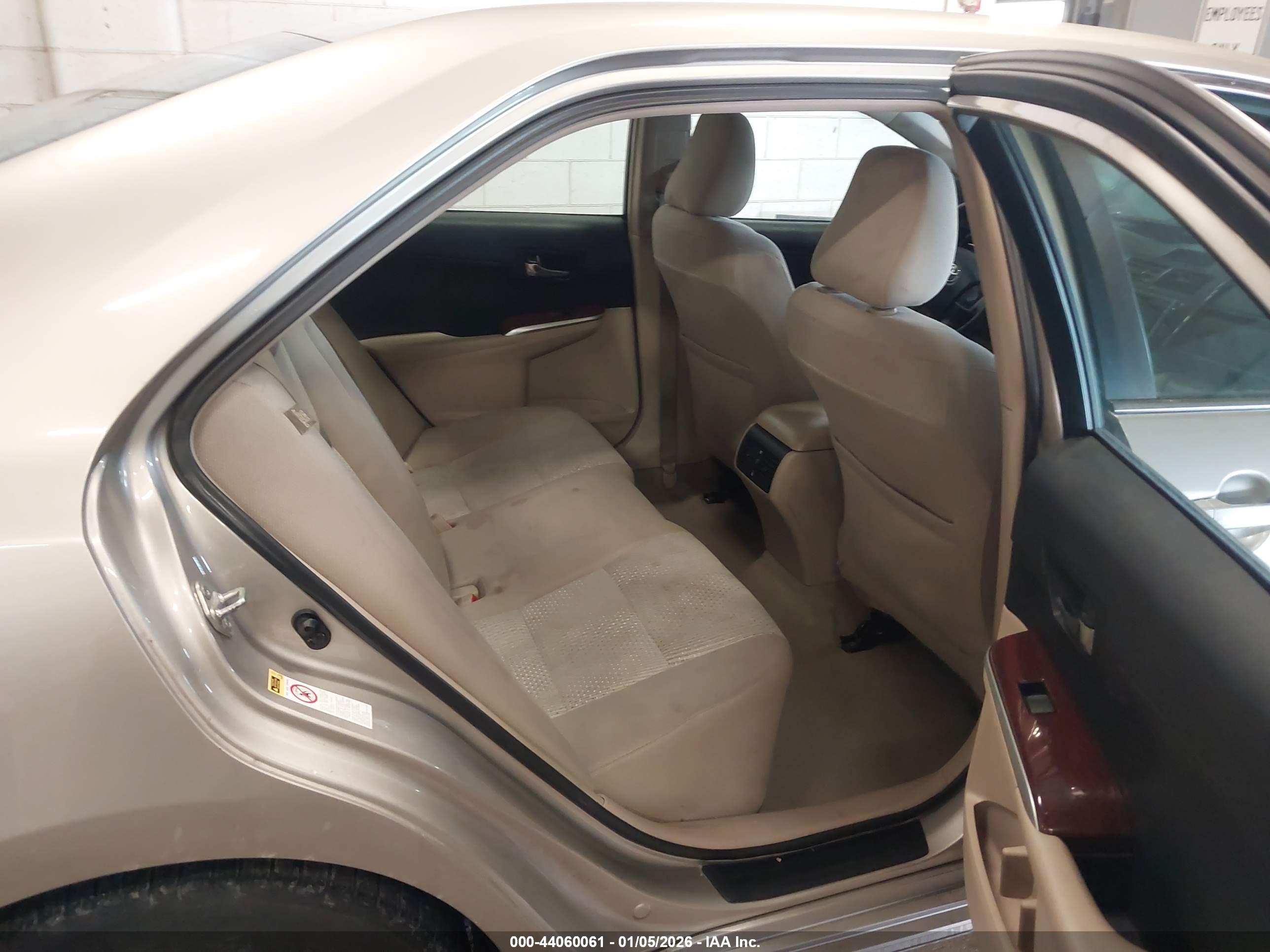 TOYOTA CAMRY image 8