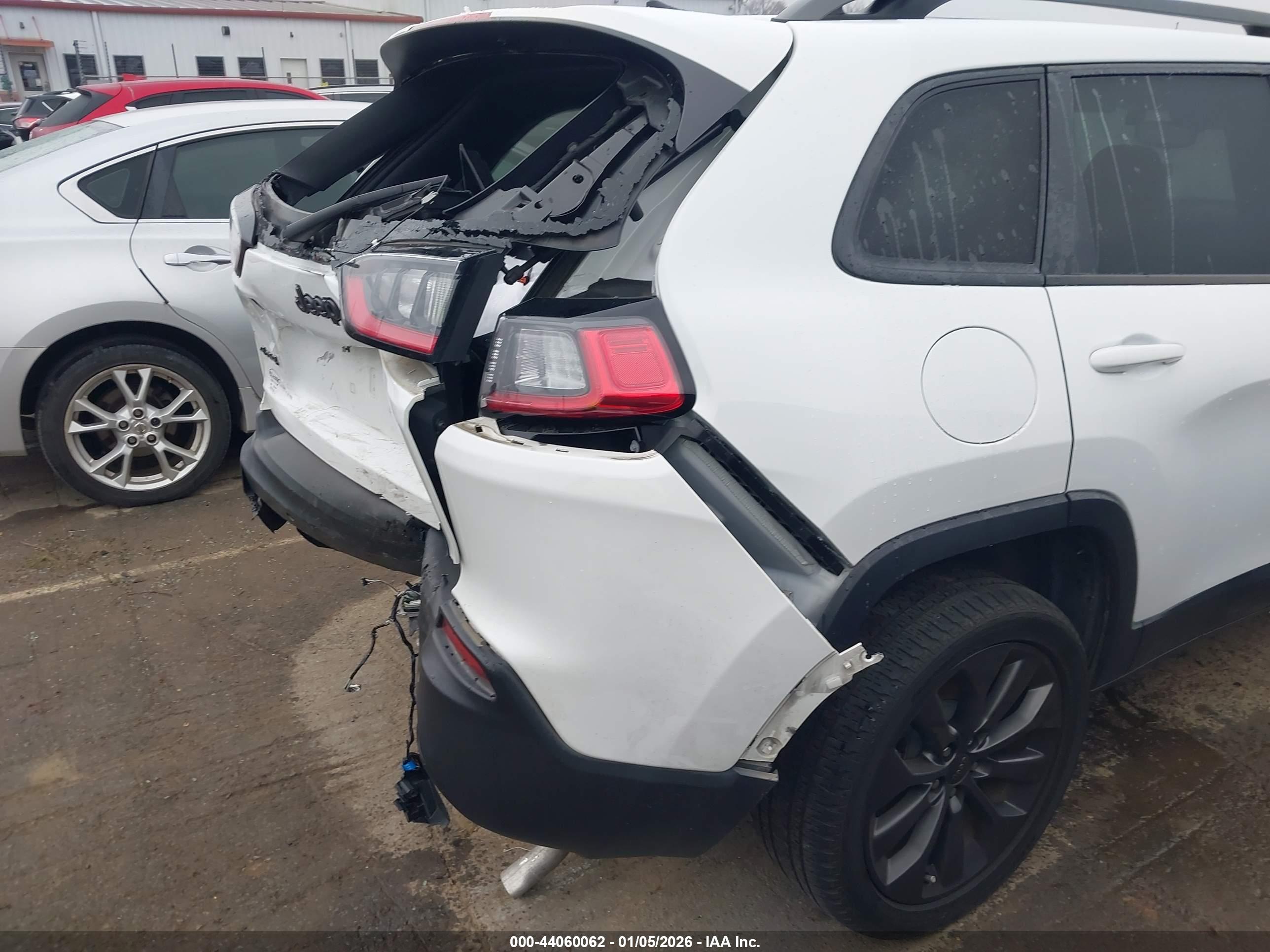 JEEP CHEROKEE image 6