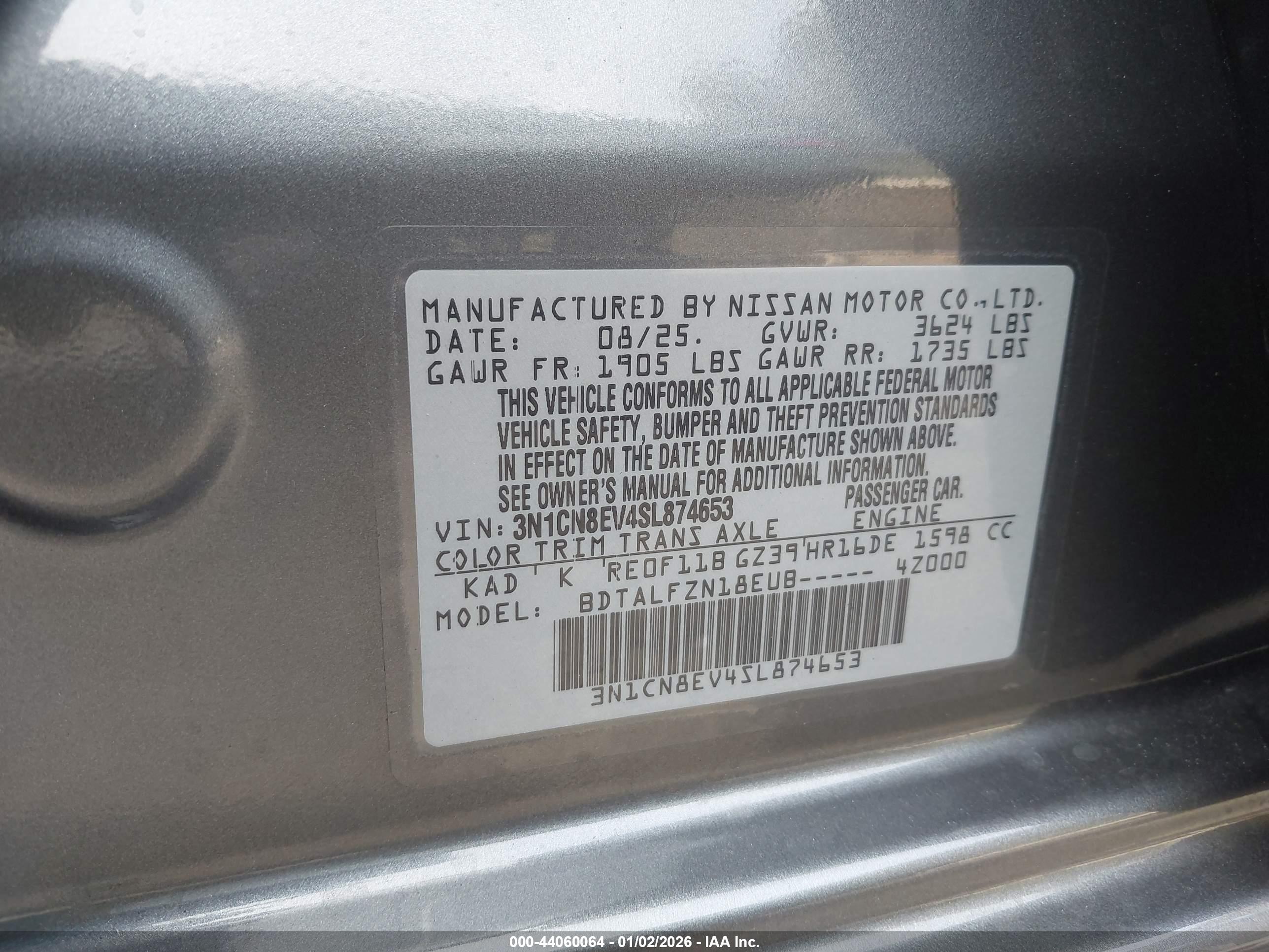 NISSAN VERSA image 9