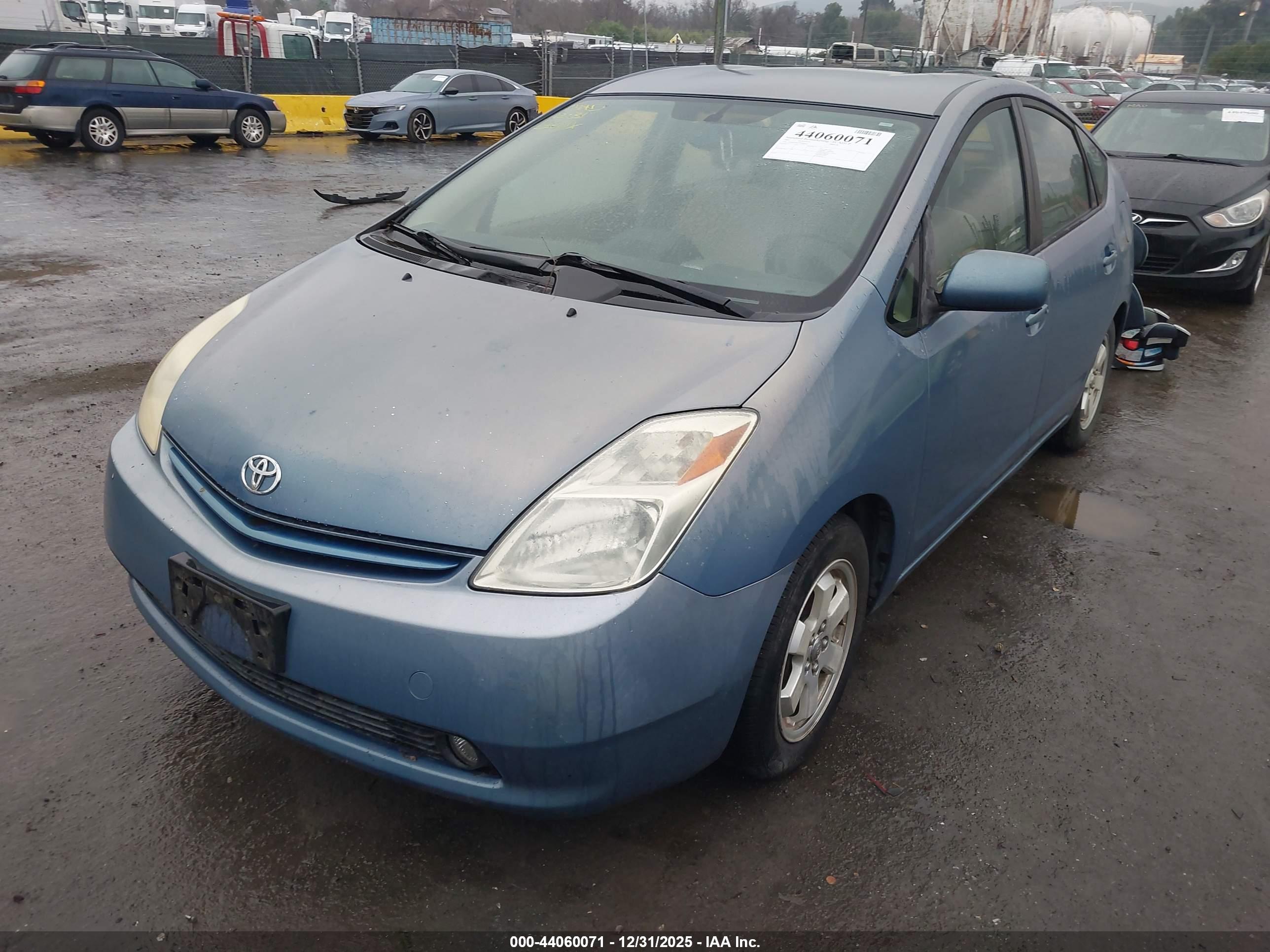 TOYOTA PRIUS image 2