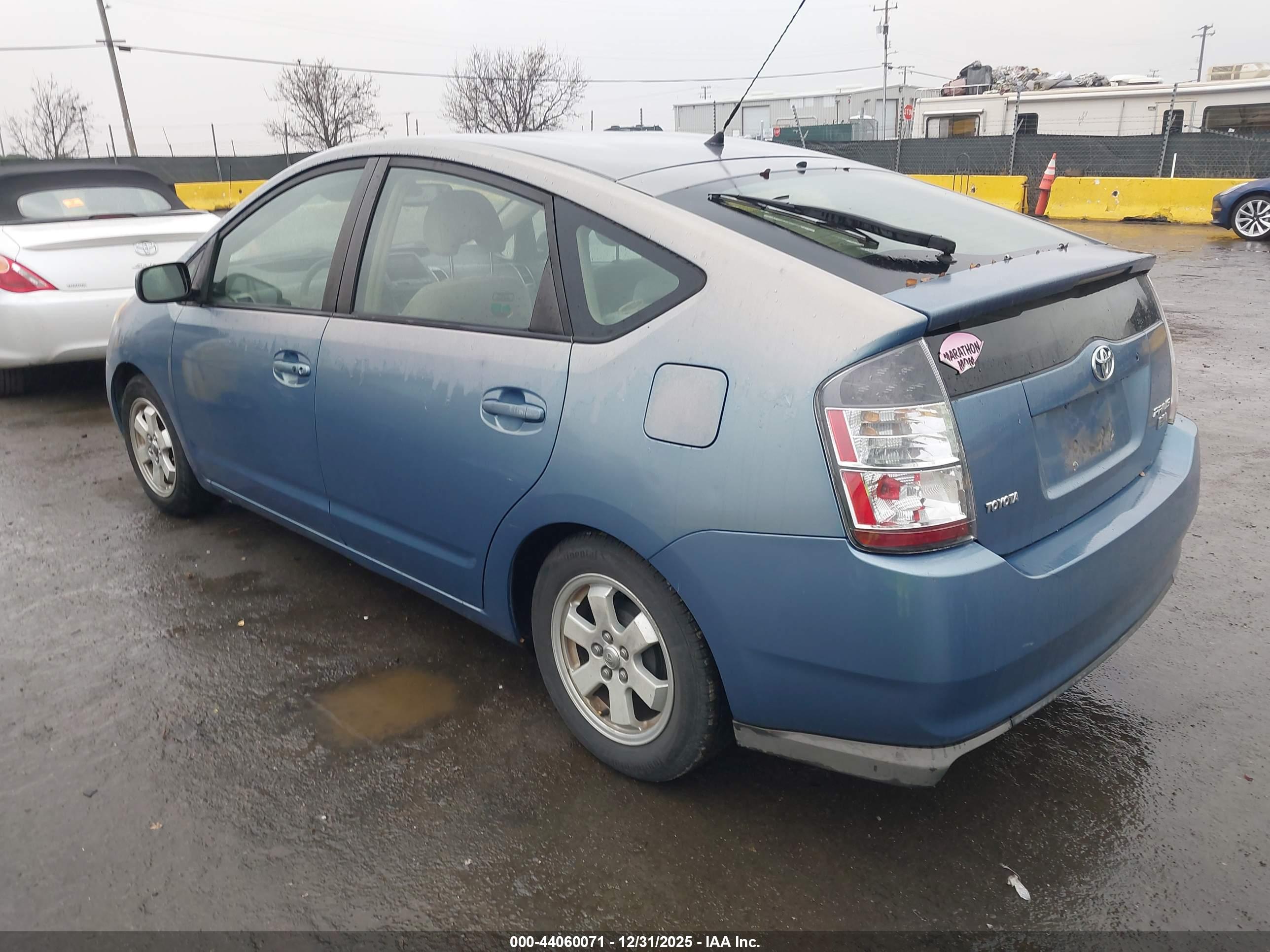 TOYOTA PRIUS image 3