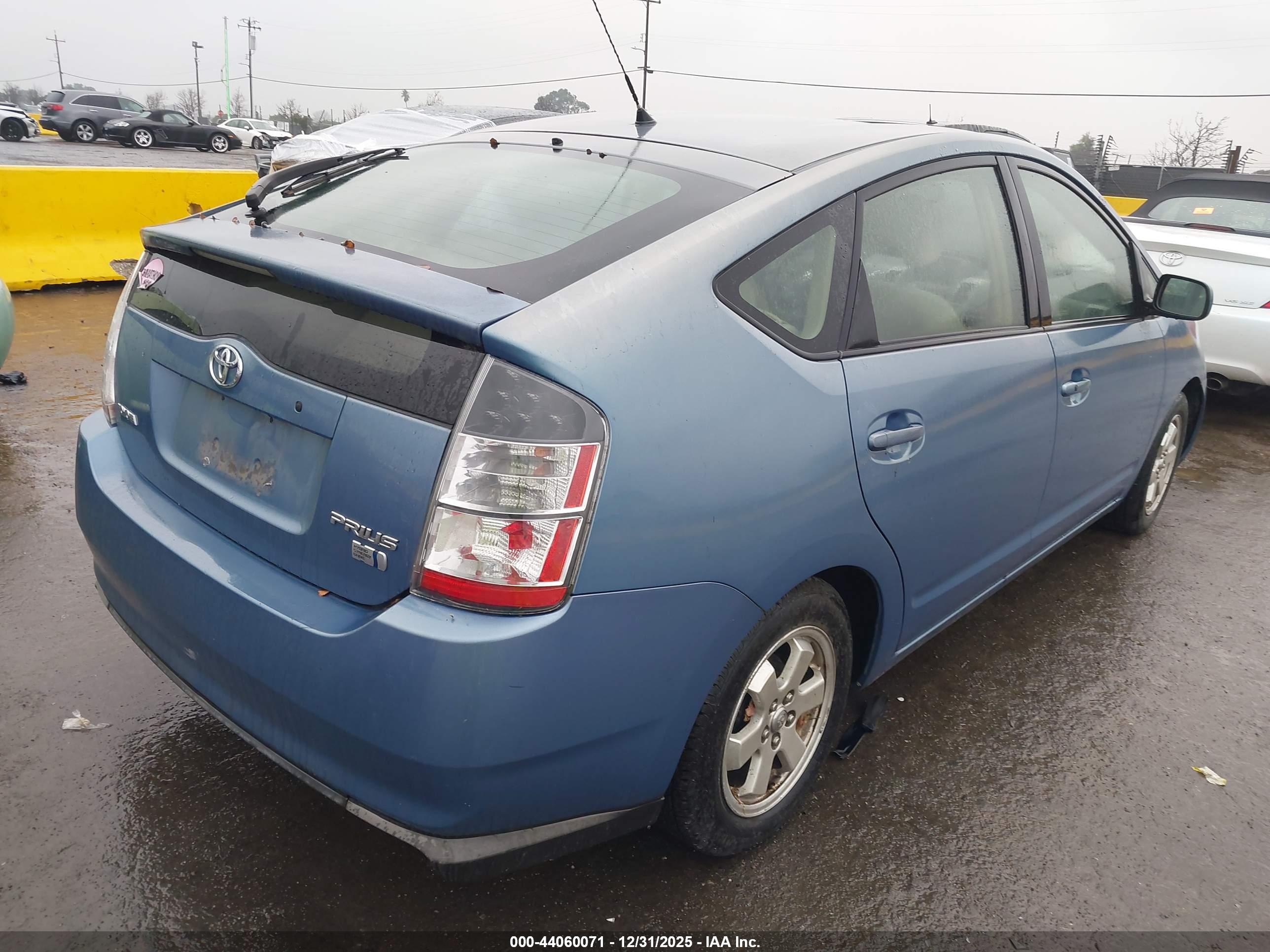 TOYOTA PRIUS image 4