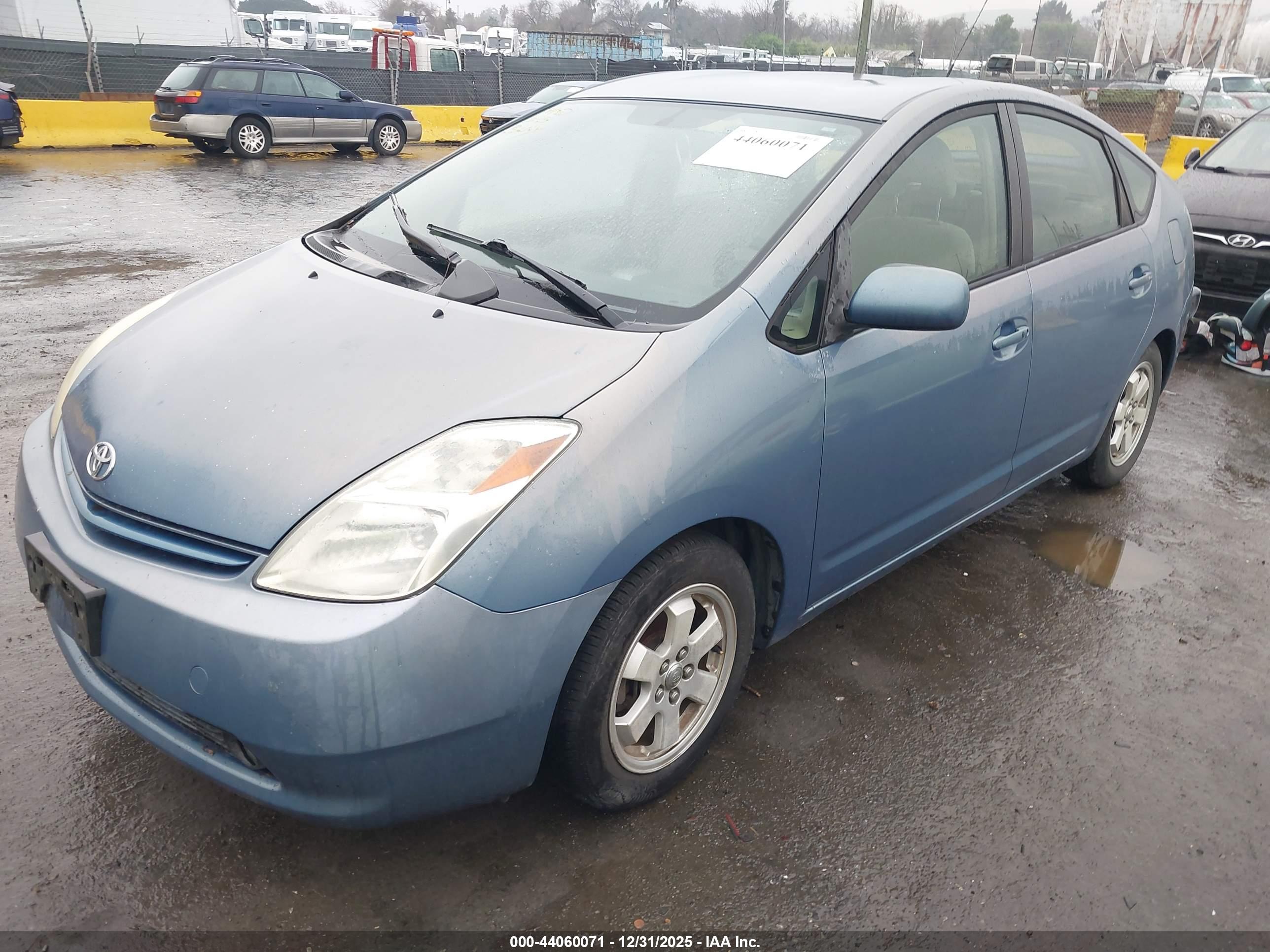 TOYOTA PRIUS image 6
