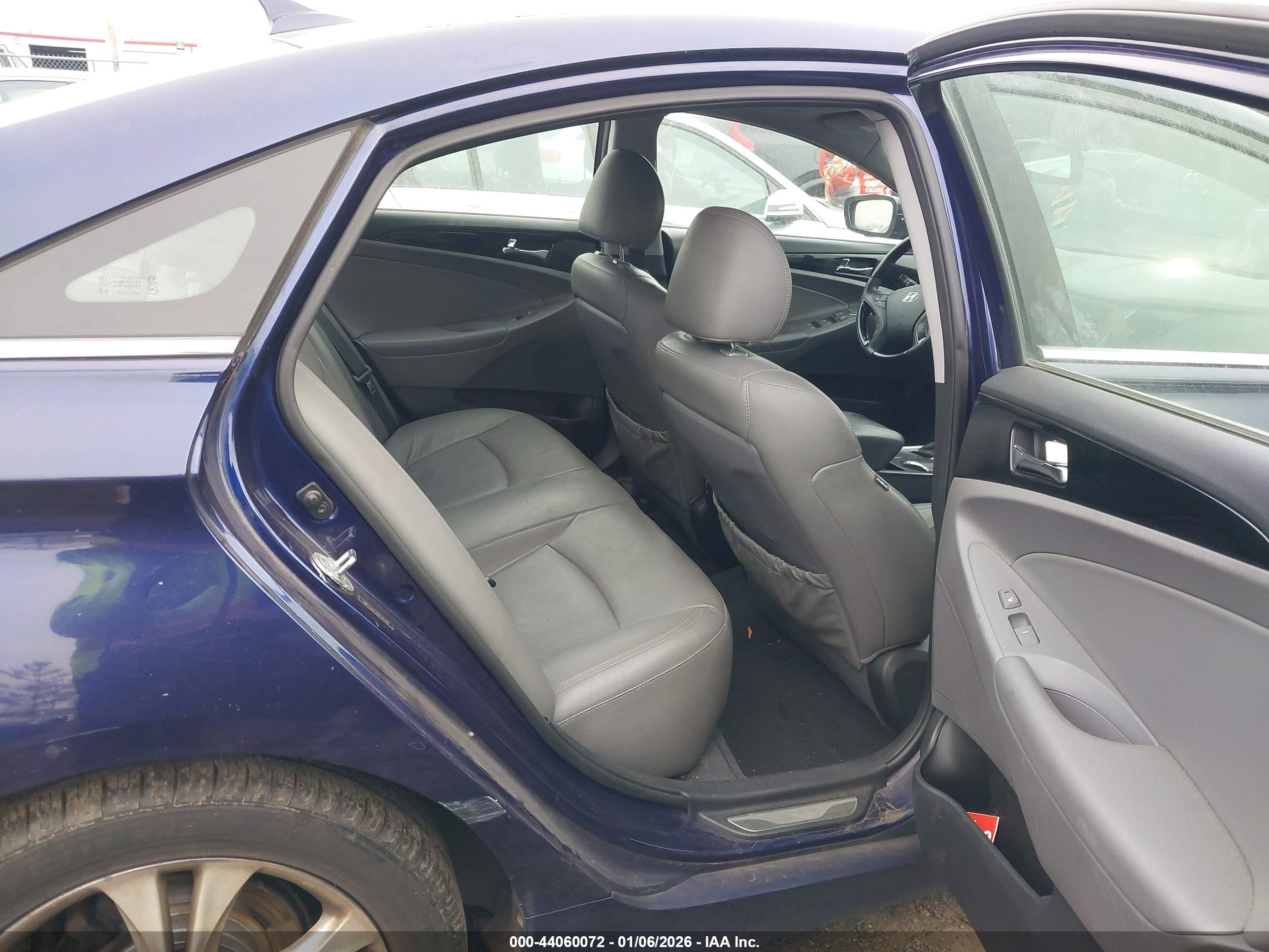 HYUNDAI SONATA image 8