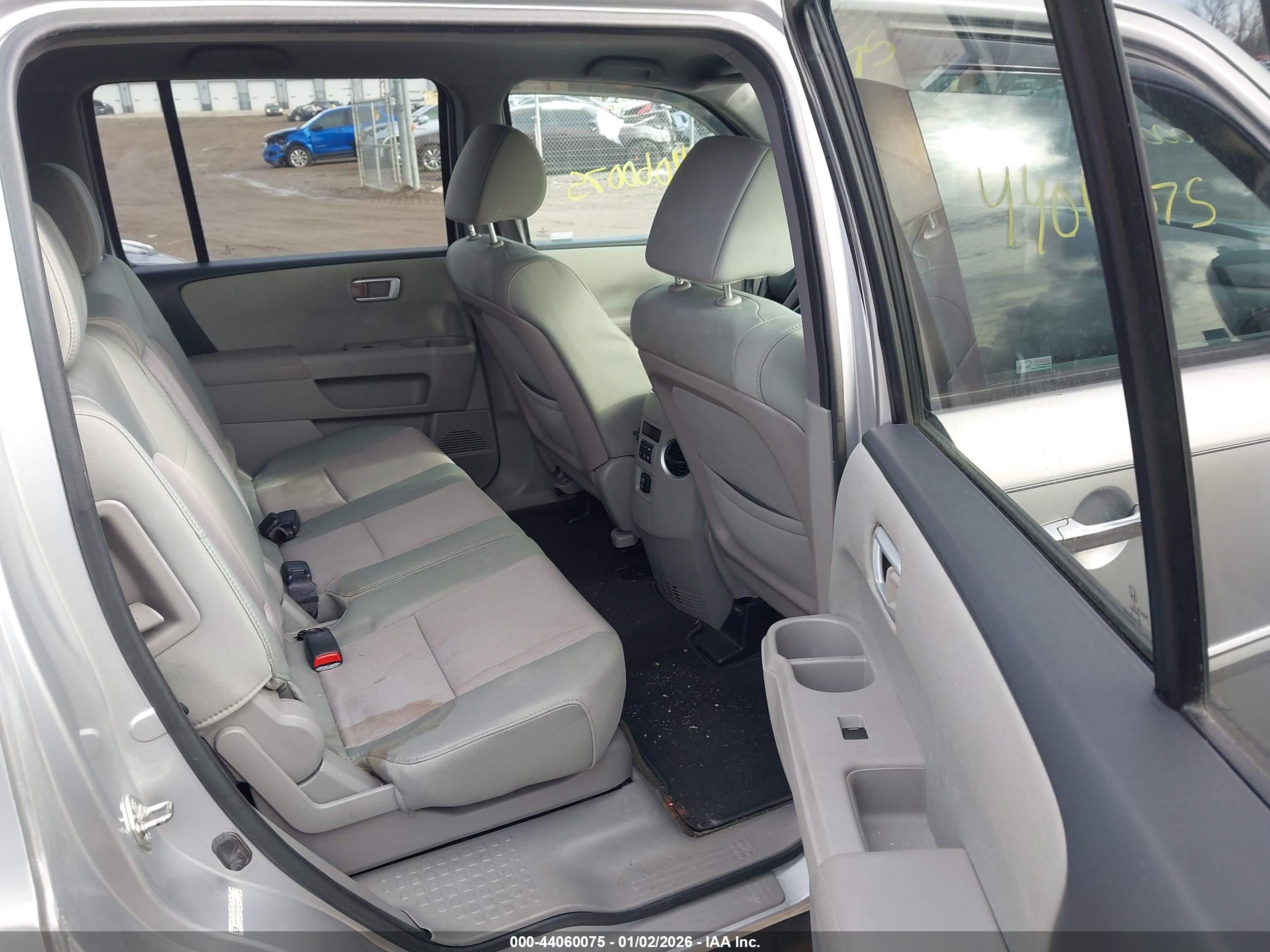 HONDA PILOT image 8
