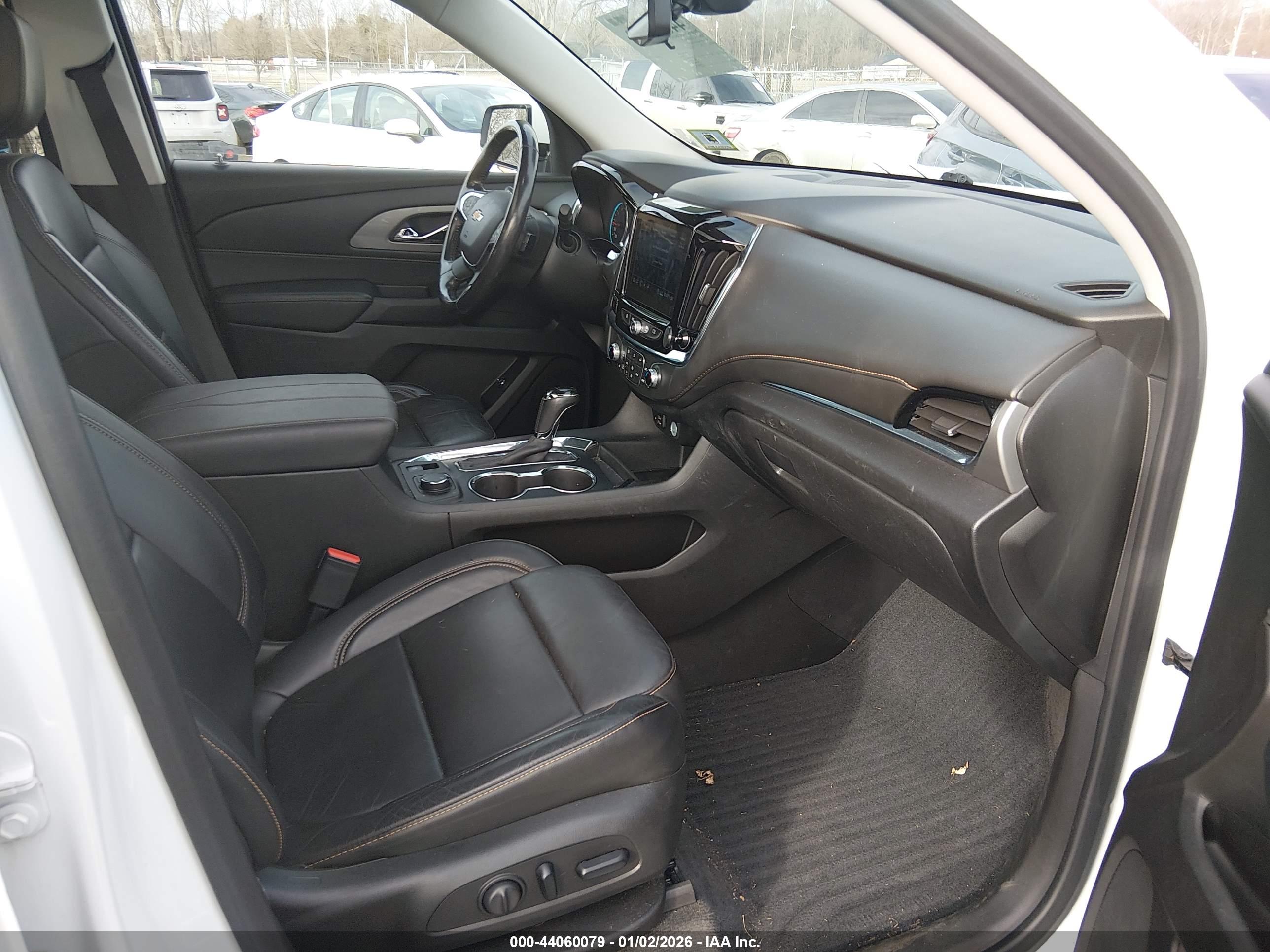 CHEVROLET TRAVERSE image 5