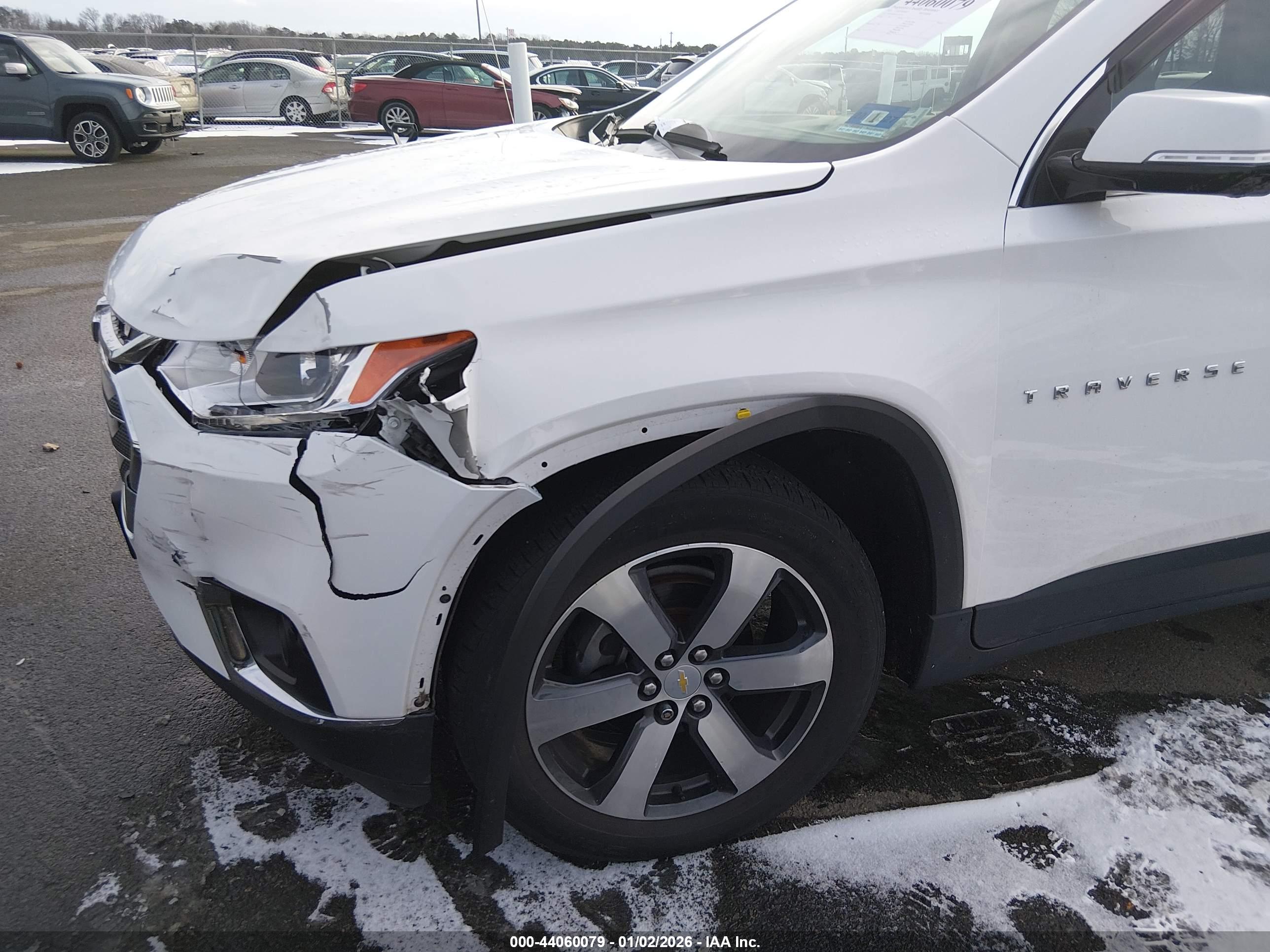 CHEVROLET TRAVERSE image 6
