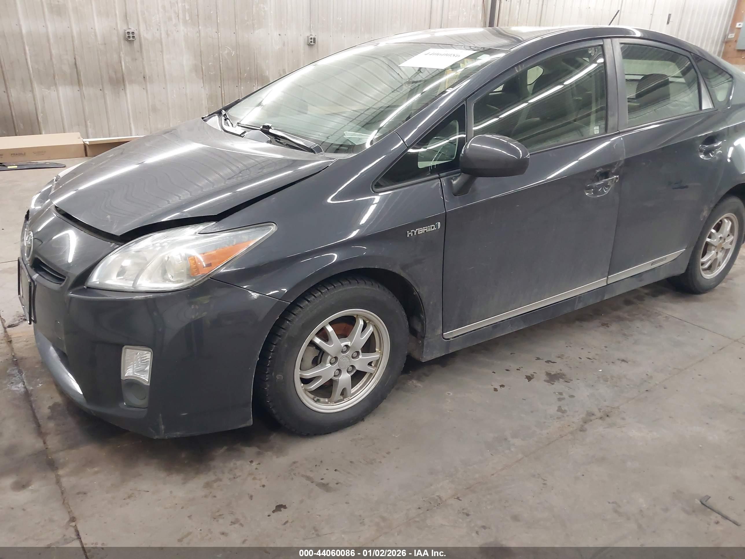TOYOTA PRIUS image 2