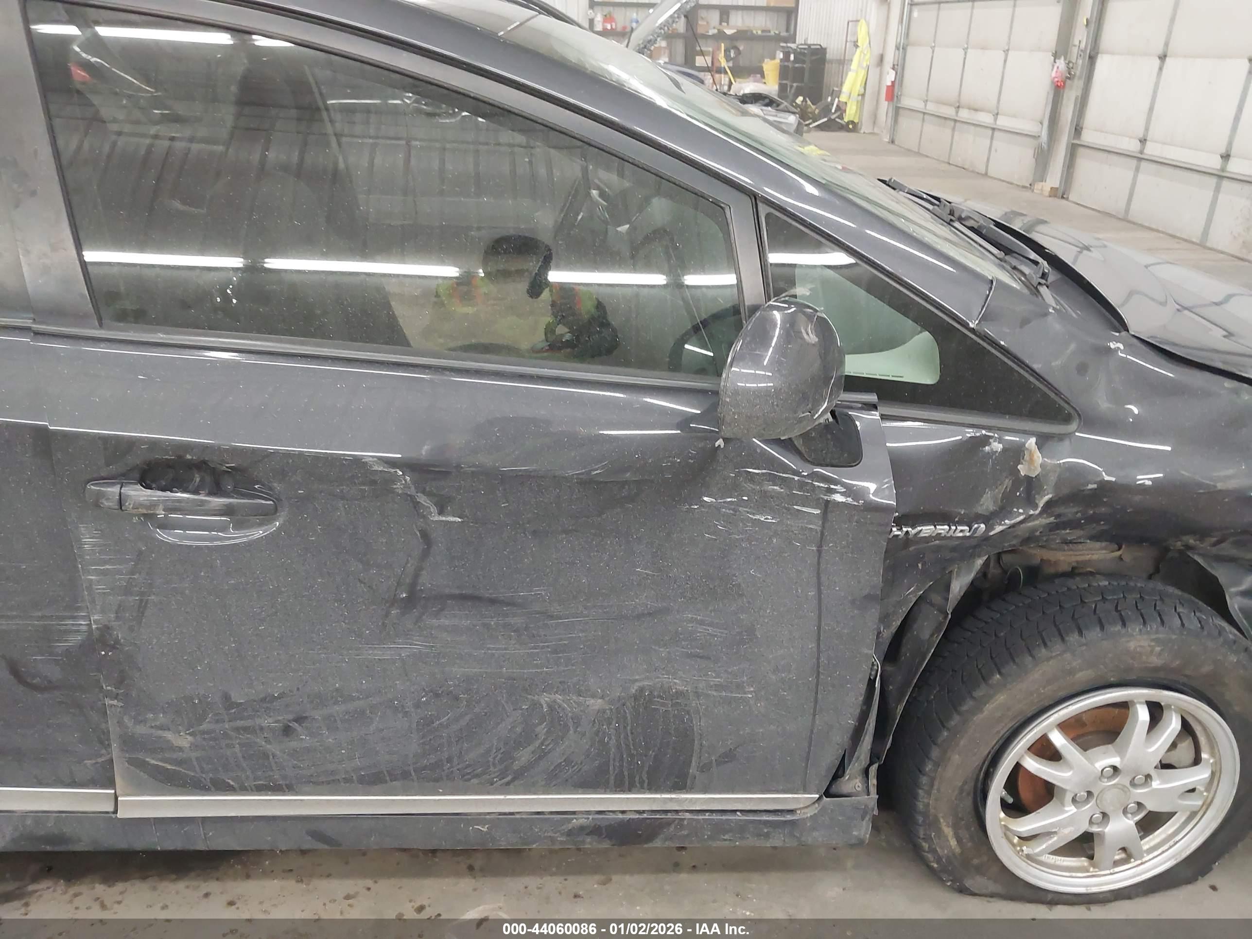 TOYOTA PRIUS image 6