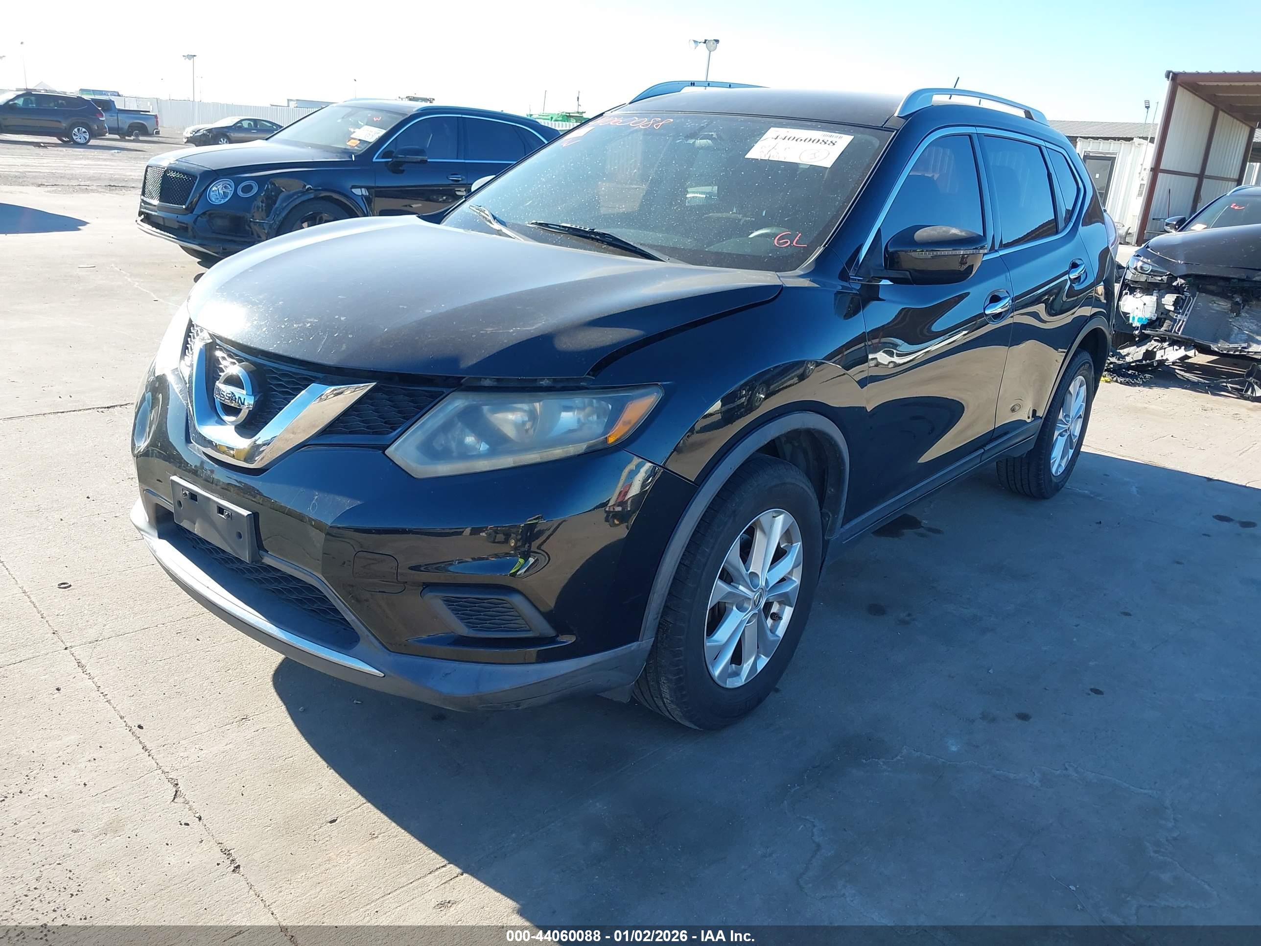 NISSAN ROGUE image 2