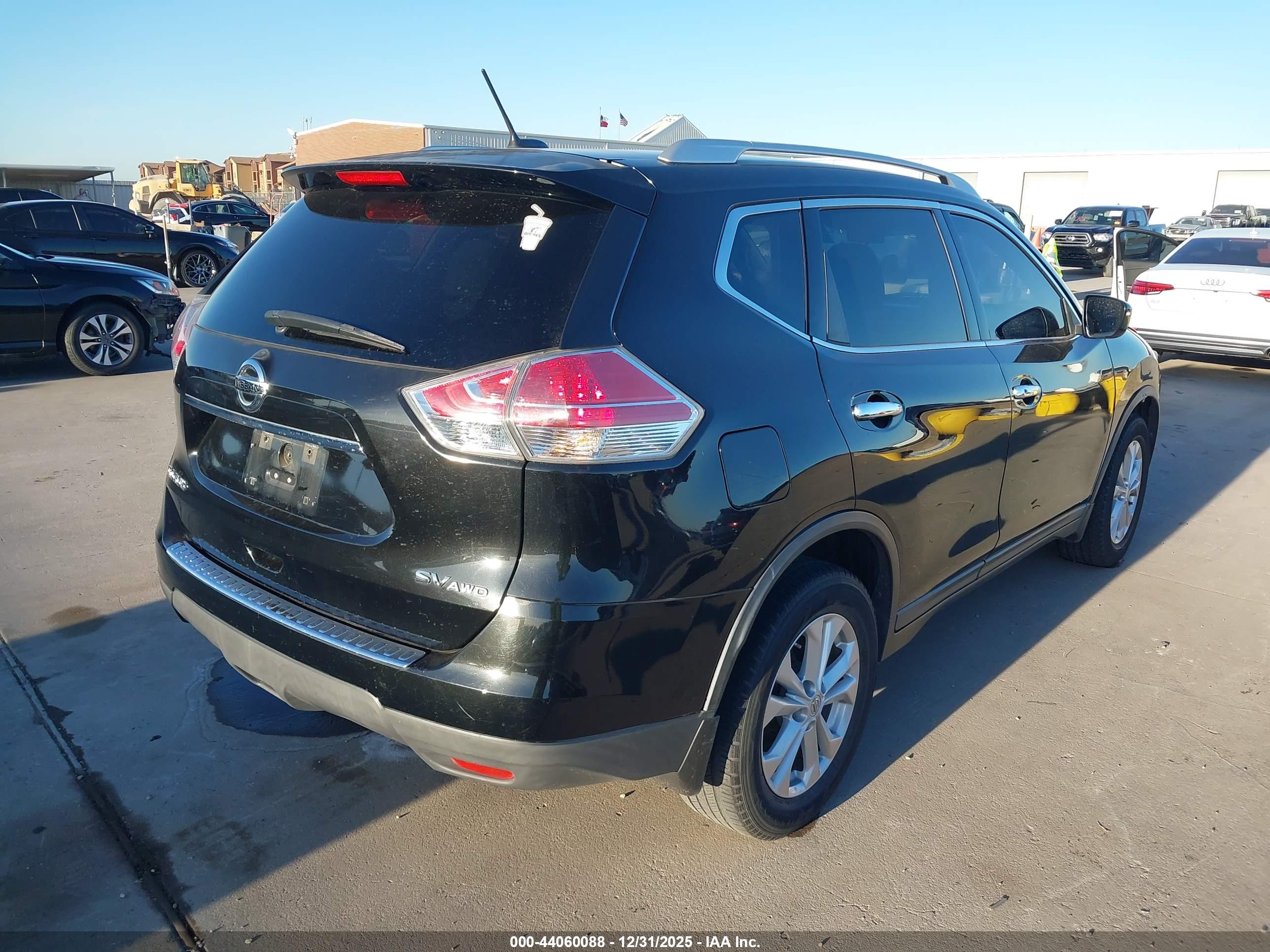 NISSAN ROGUE image 4