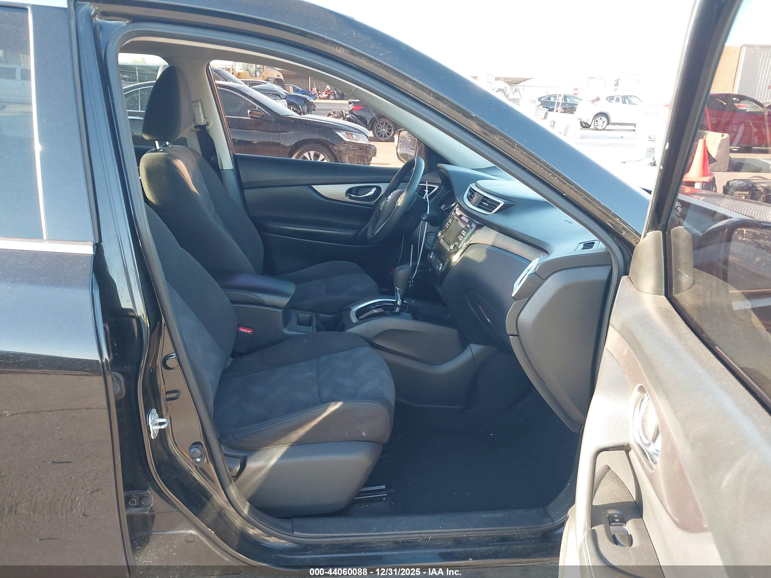 NISSAN ROGUE image 5