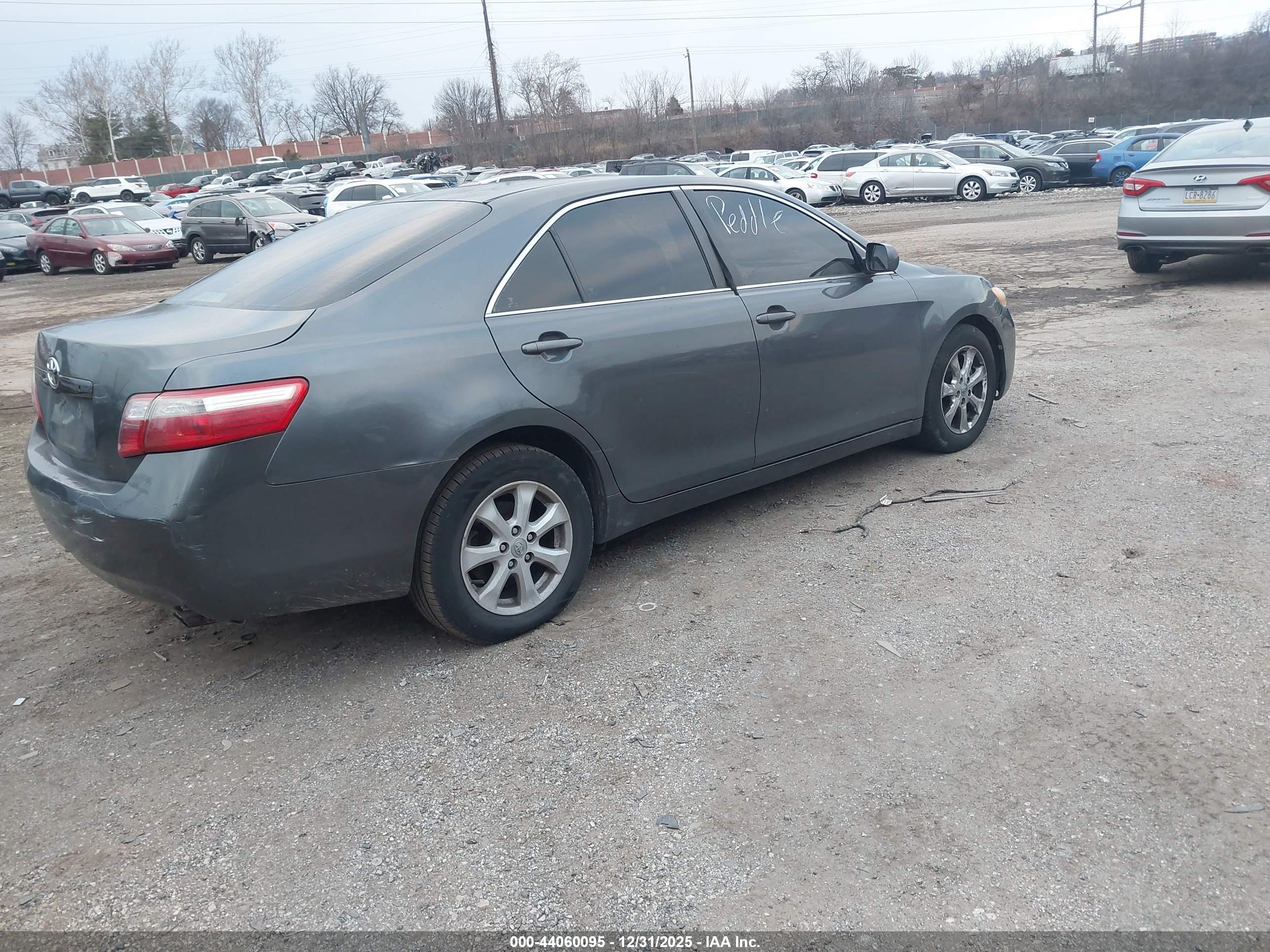 TOYOTA CAMRY image 4