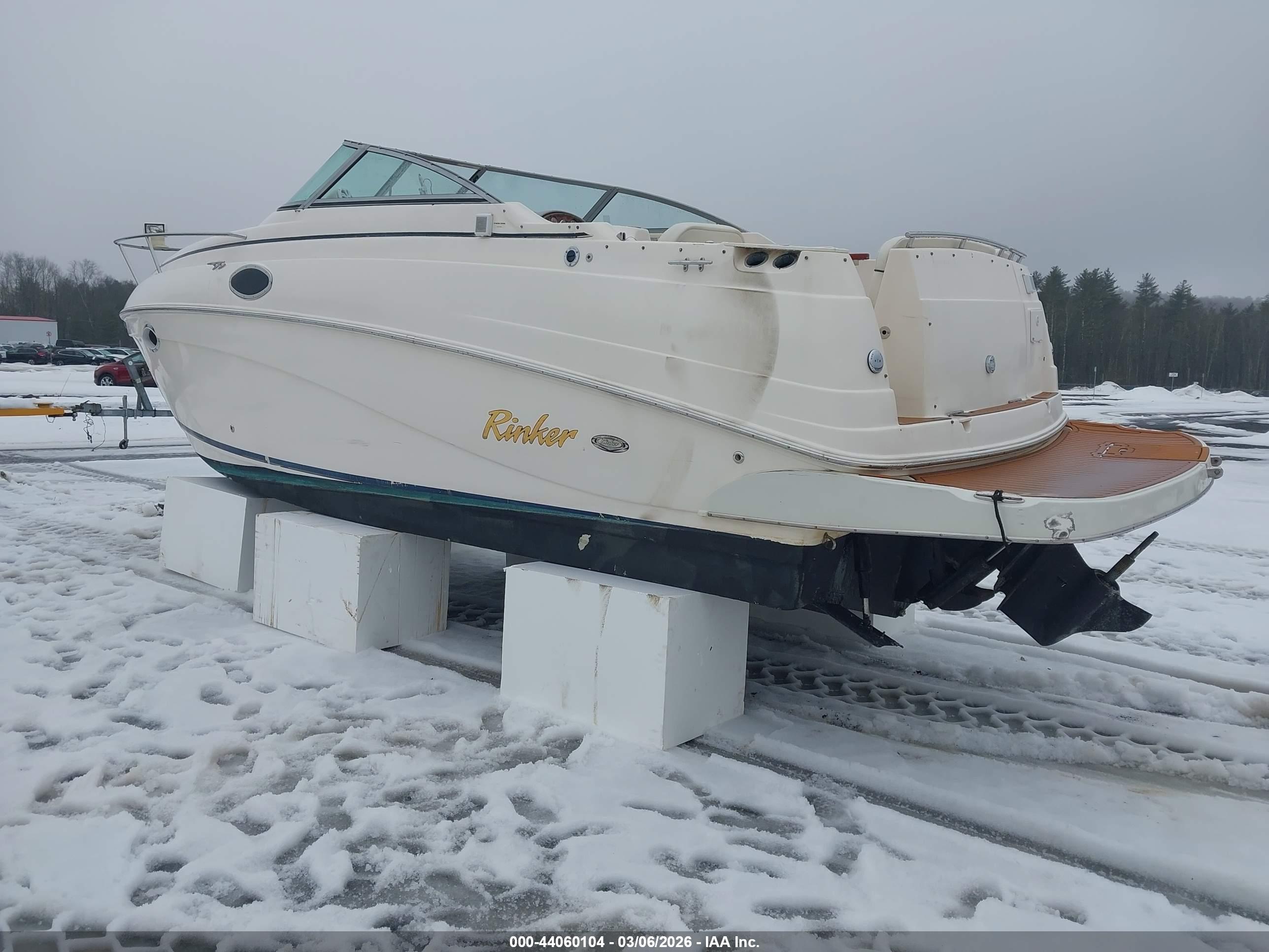 RINKER 25' image 3