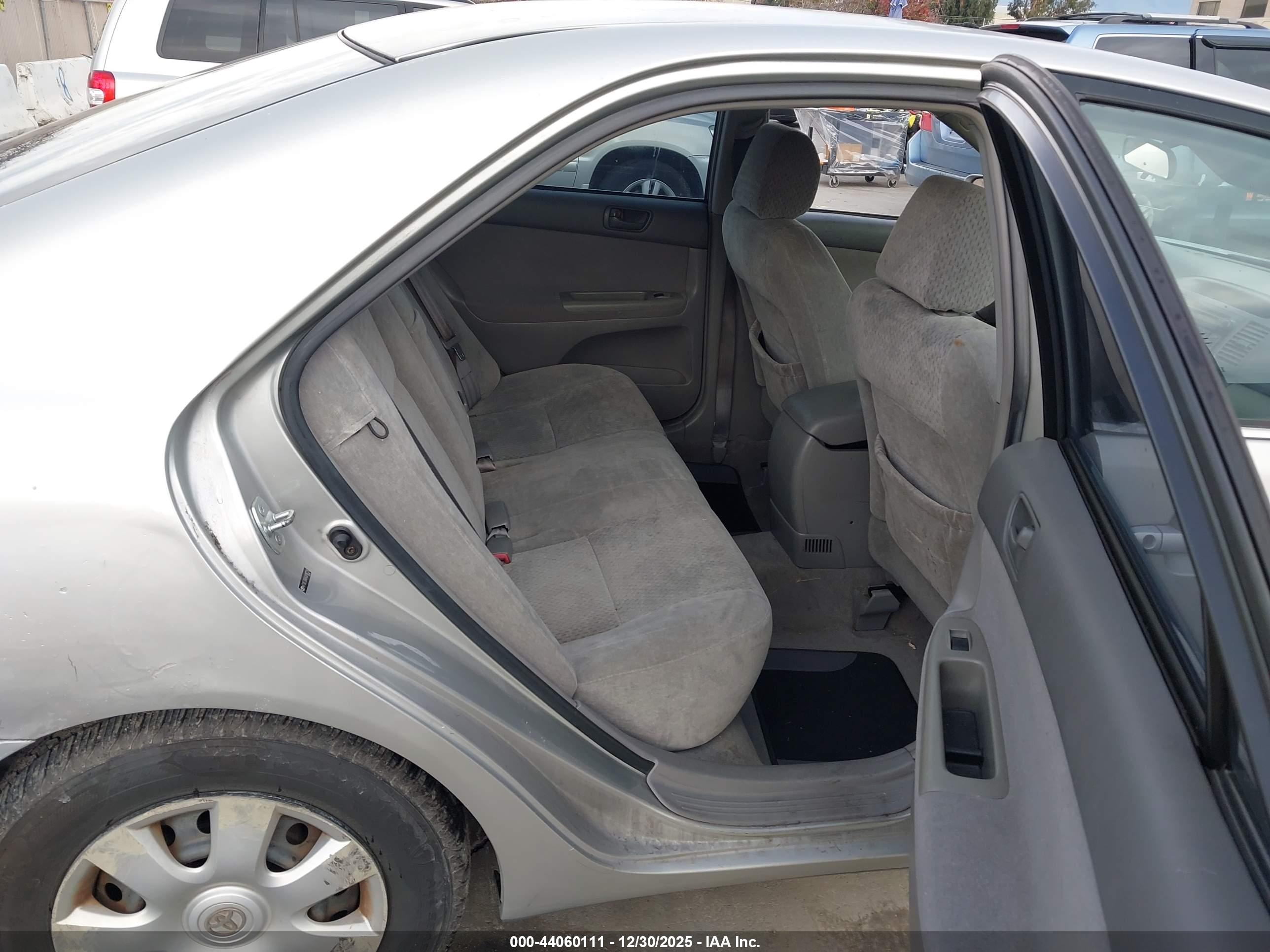 TOYOTA CAMRY image 8