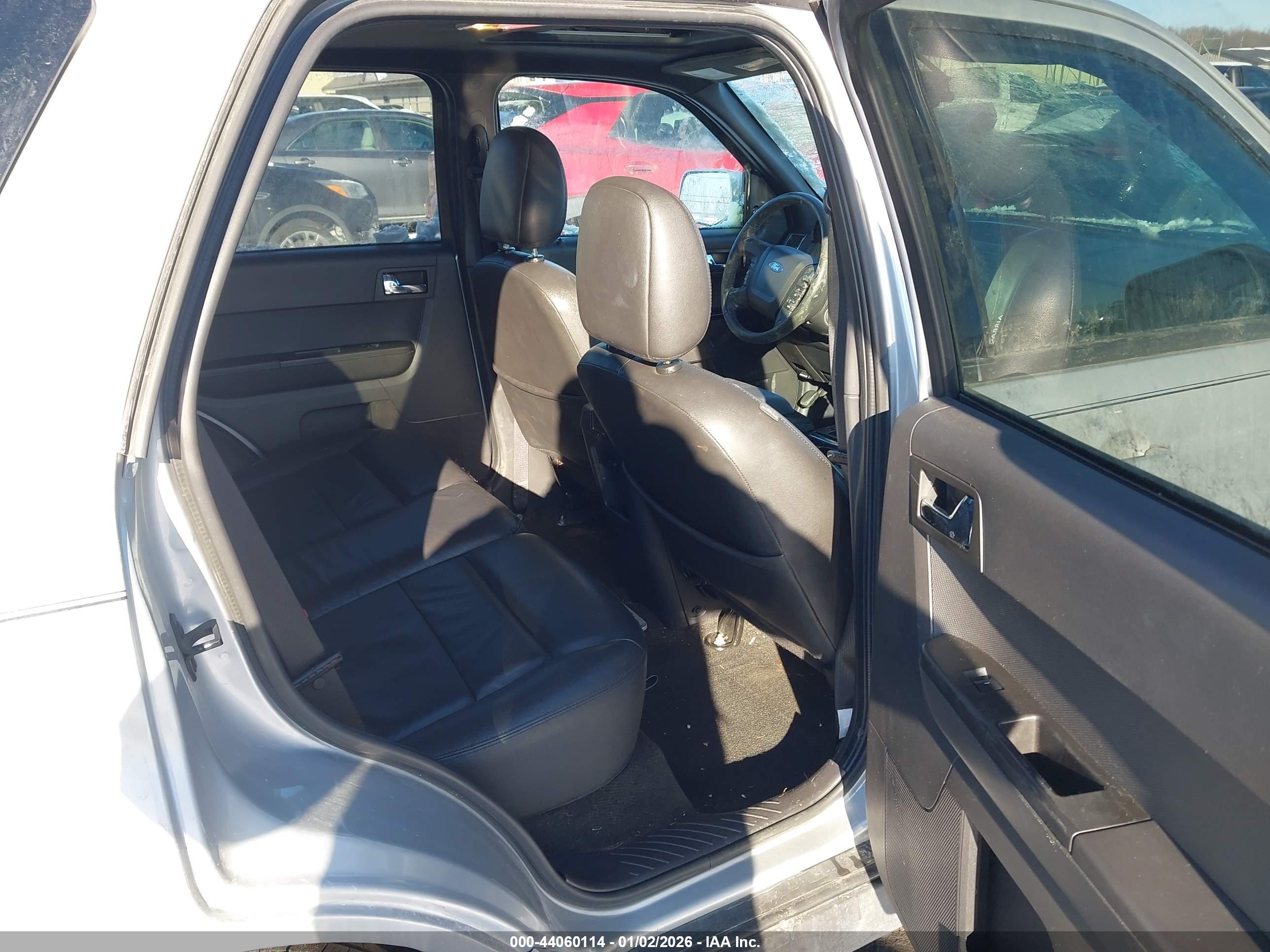 FORD ESCAPE image 8