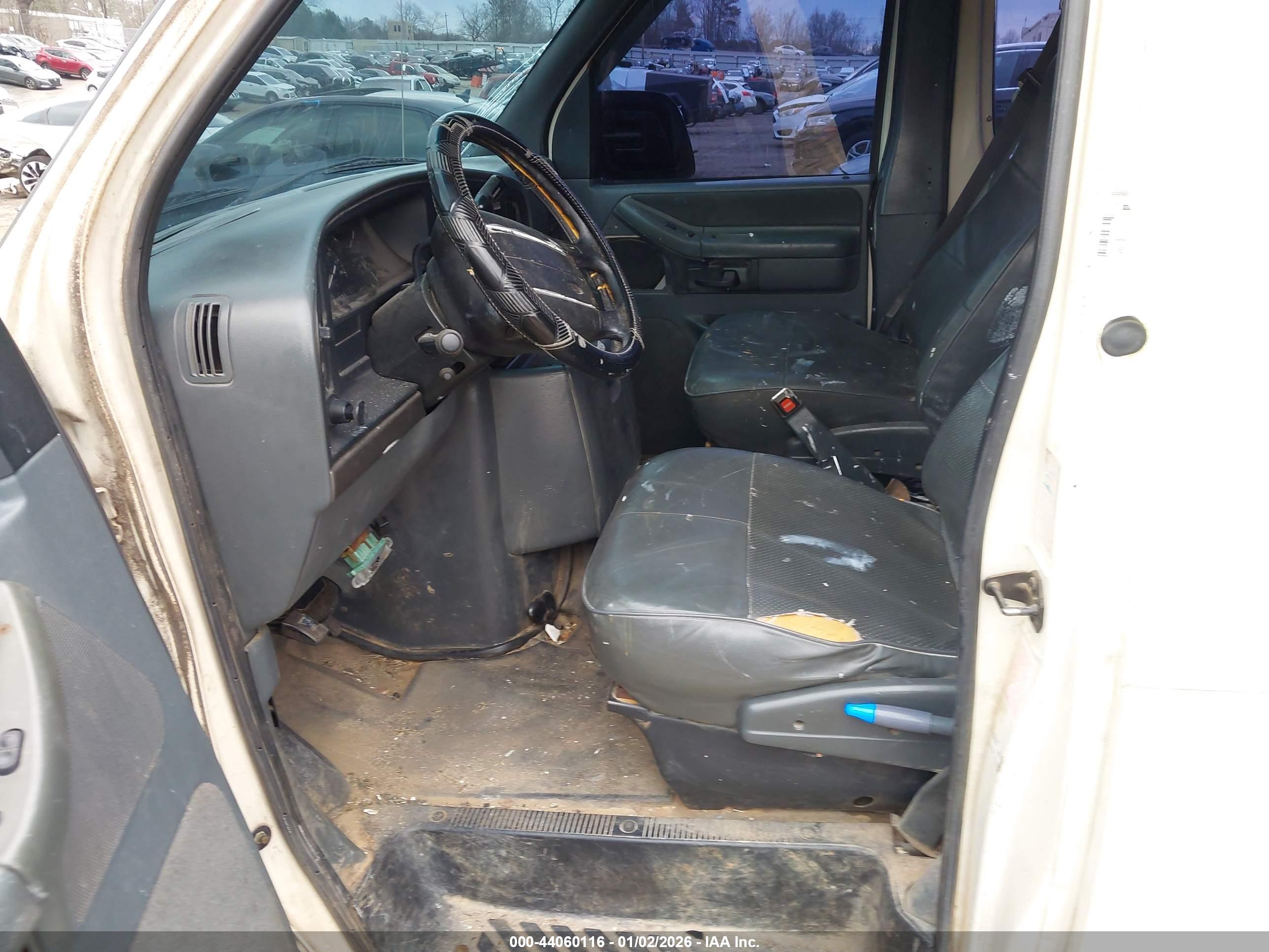 FORD ECONOLINE image 5
