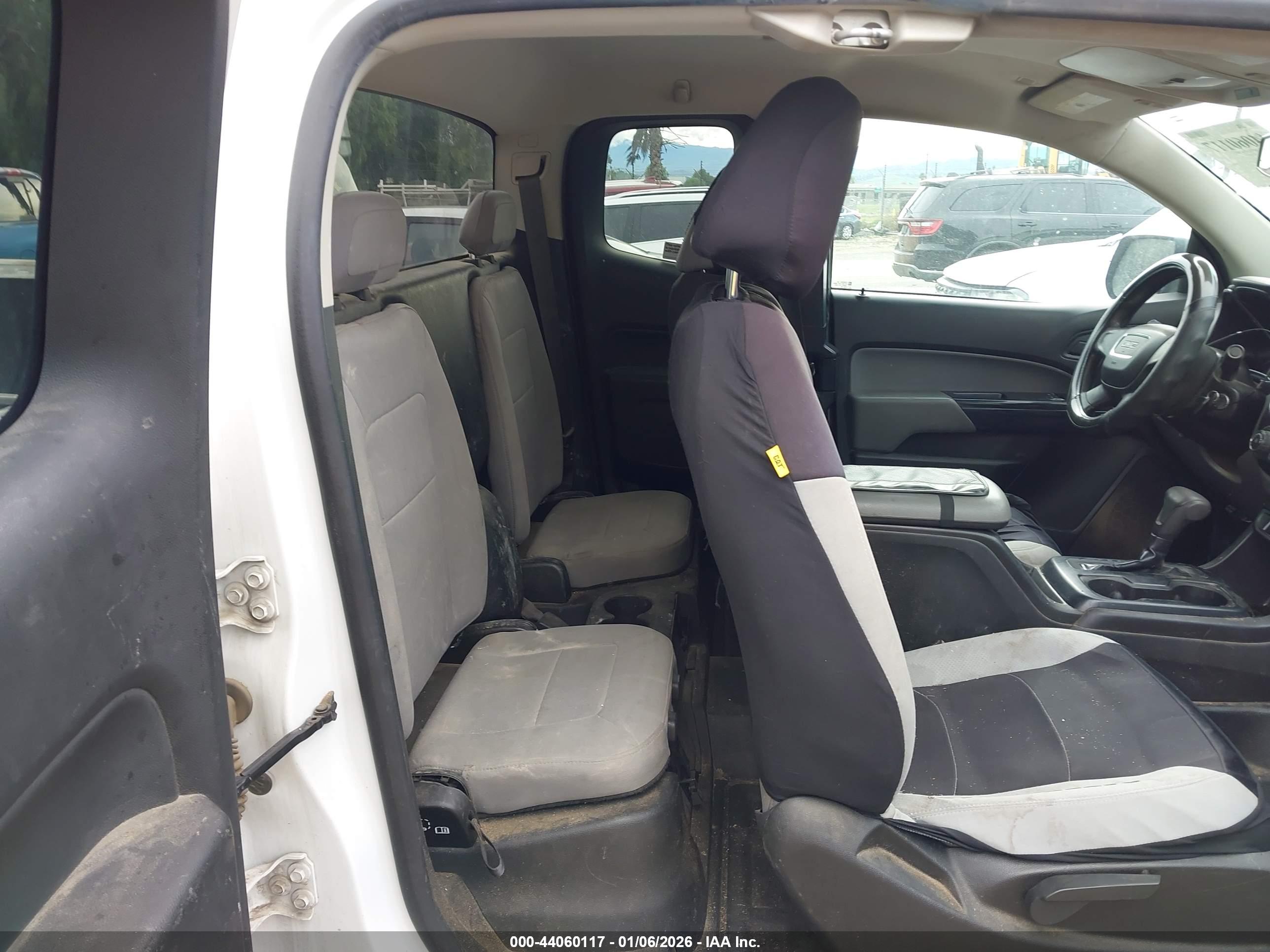 GMC CANYON image 8