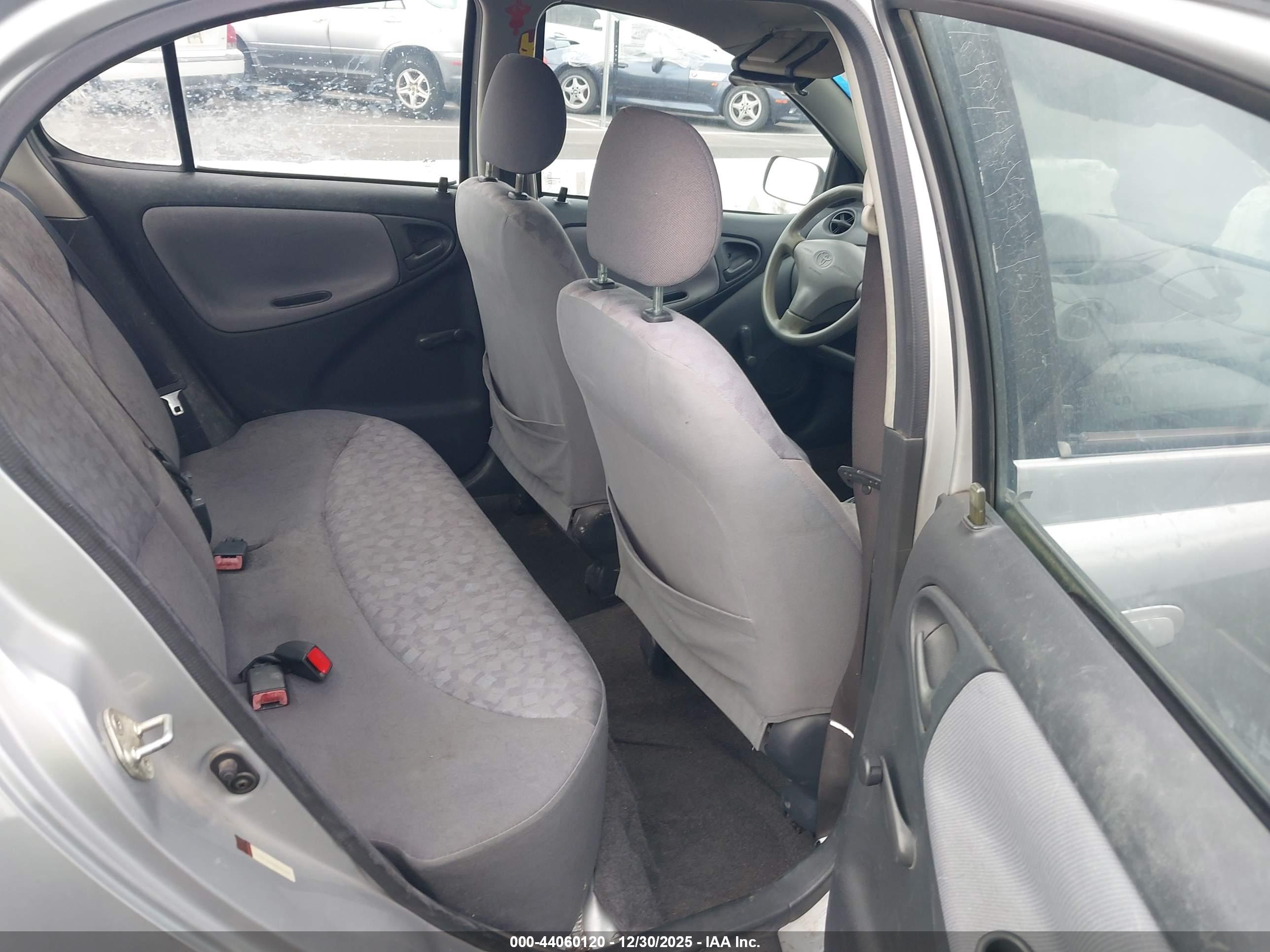 TOYOTA ECHO image 8