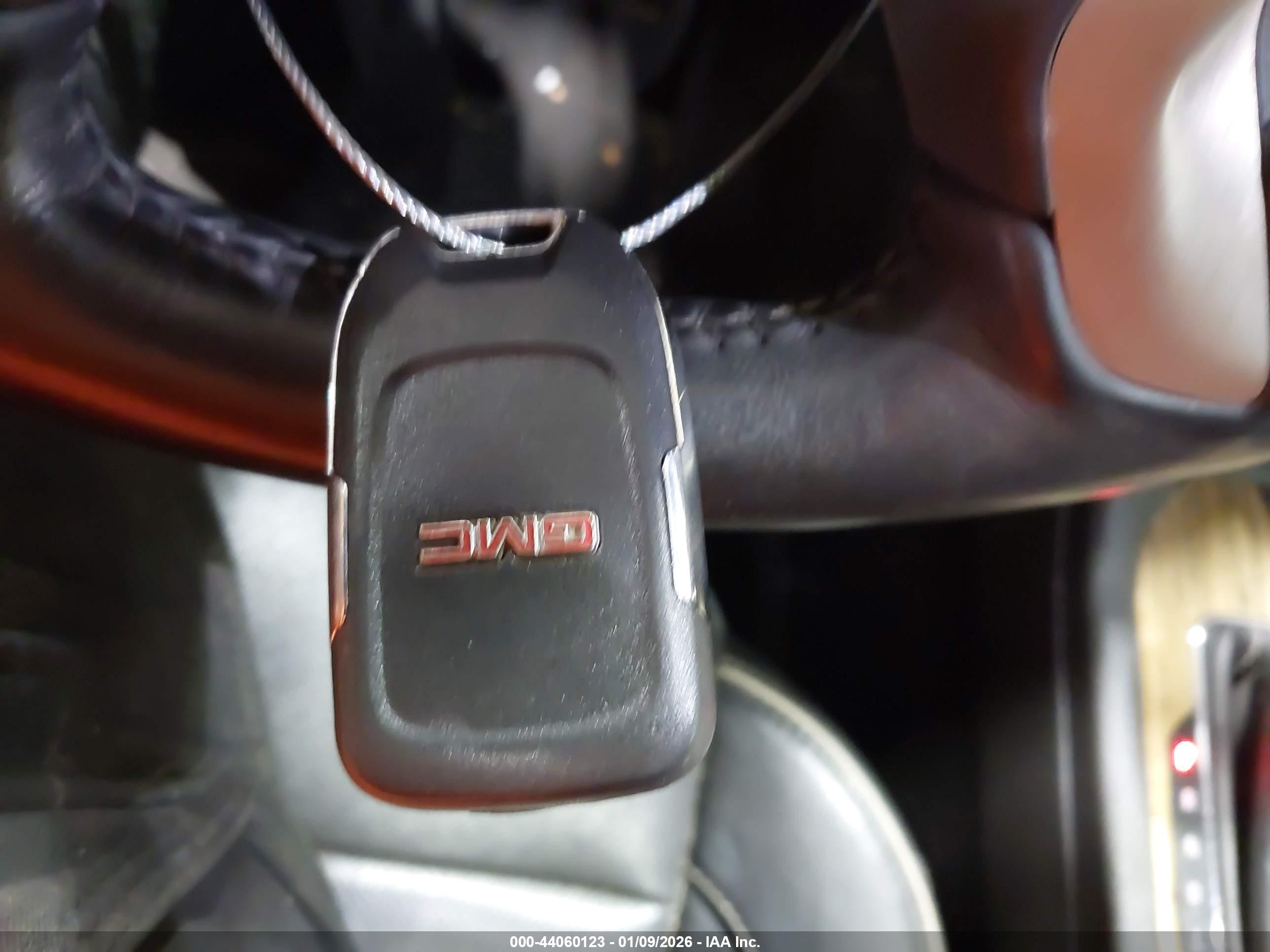 GMC ACADIA image 11