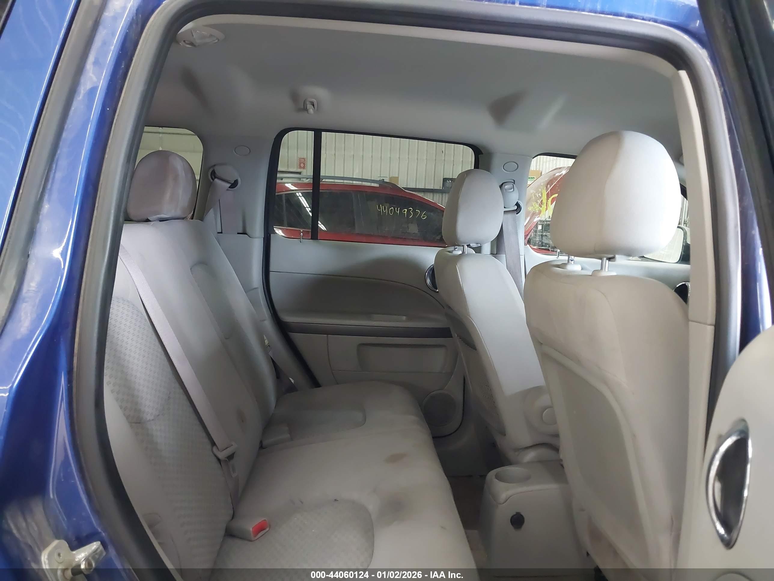 CHEVROLET HHR image 8