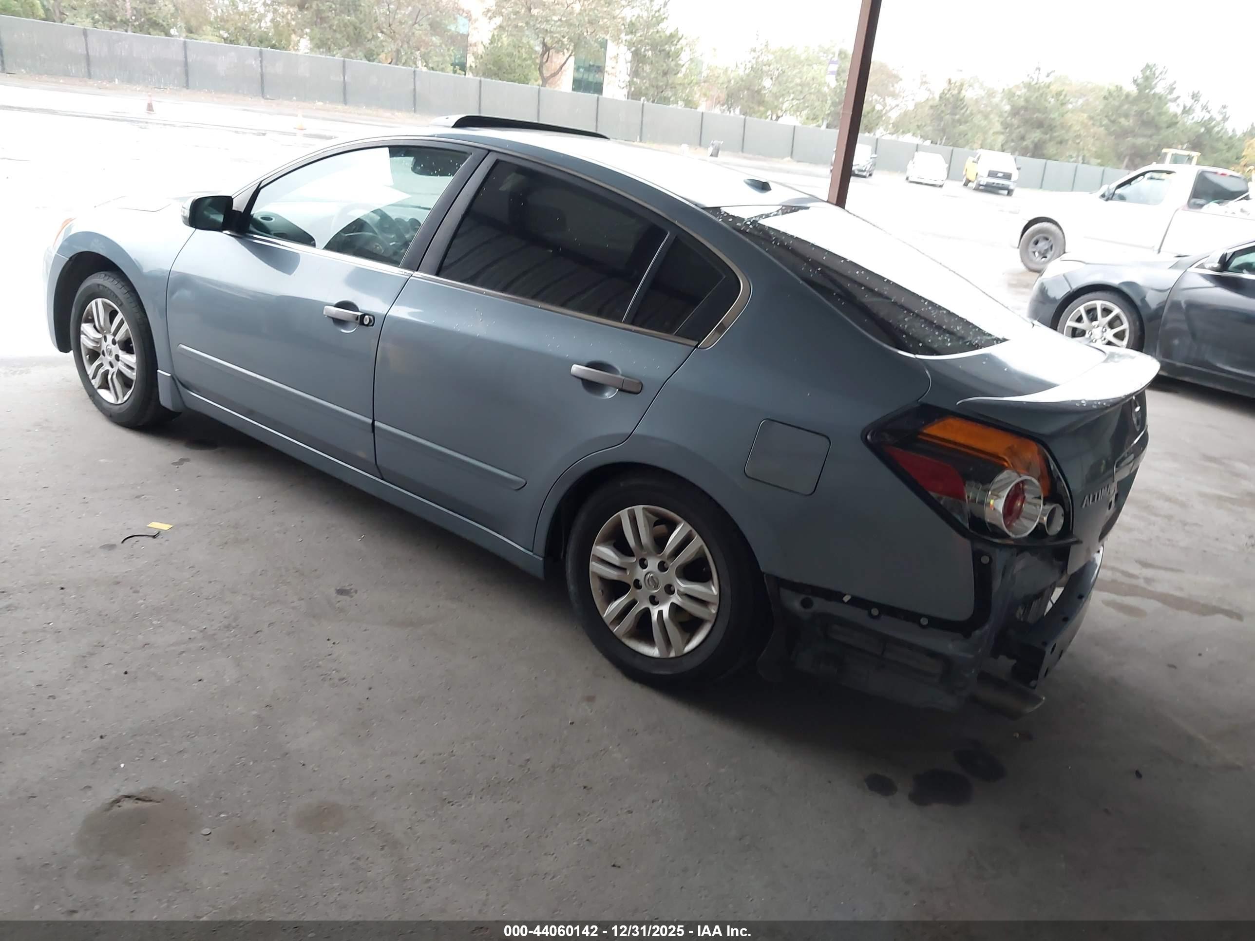 NISSAN ALTIMA image 3
