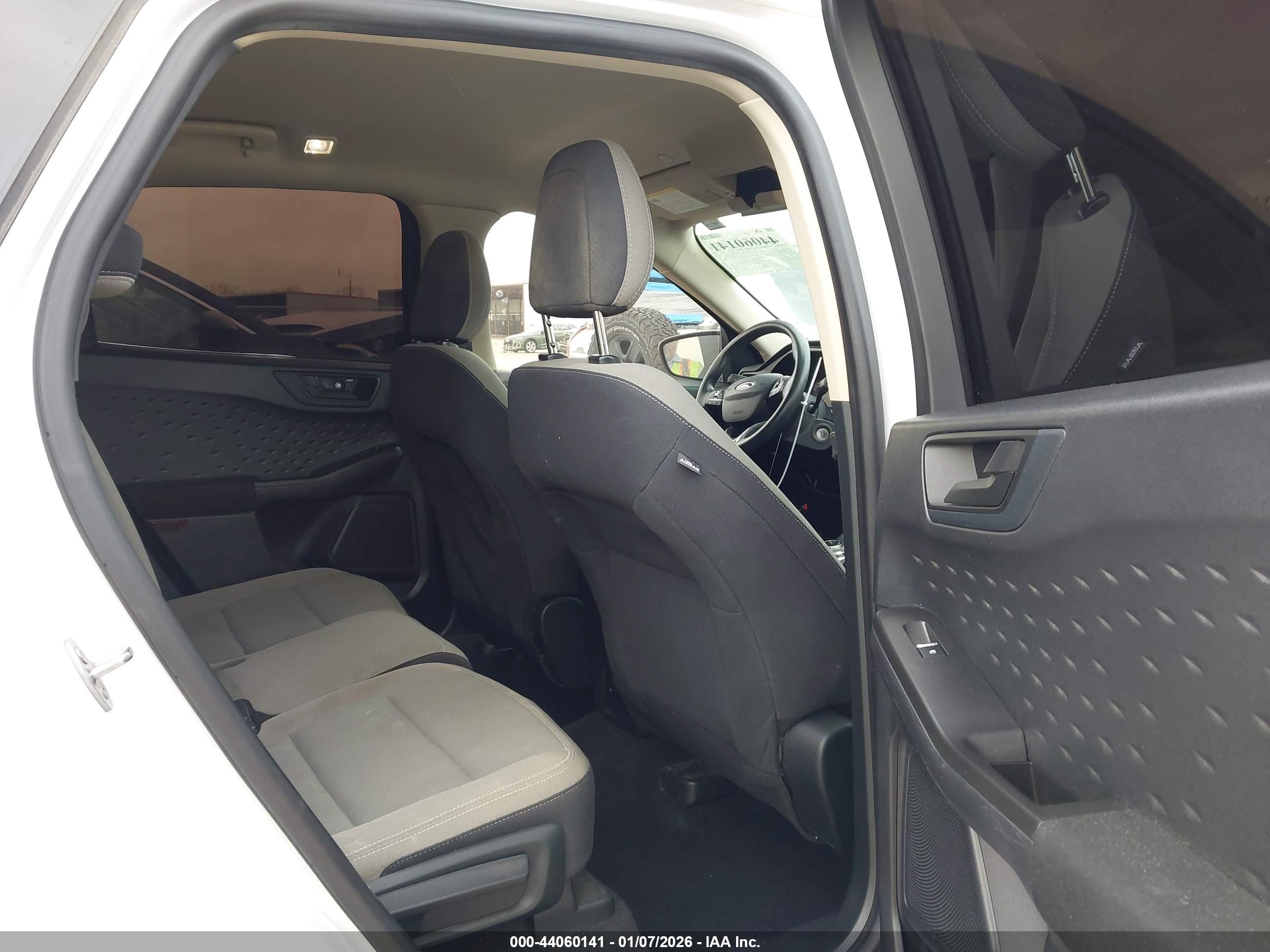 FORD ESCAPE image 8