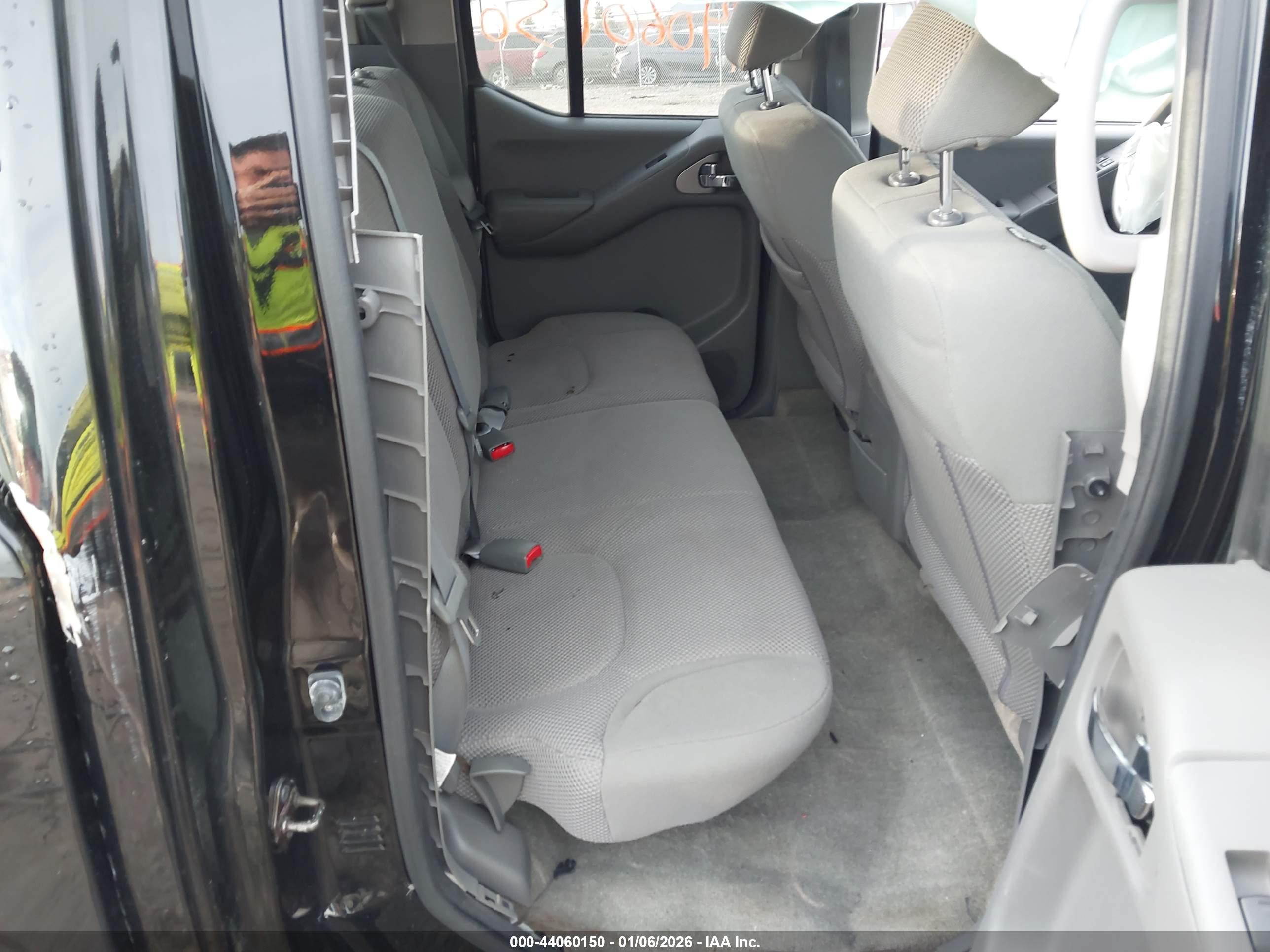 NISSAN FRONTIER image 8