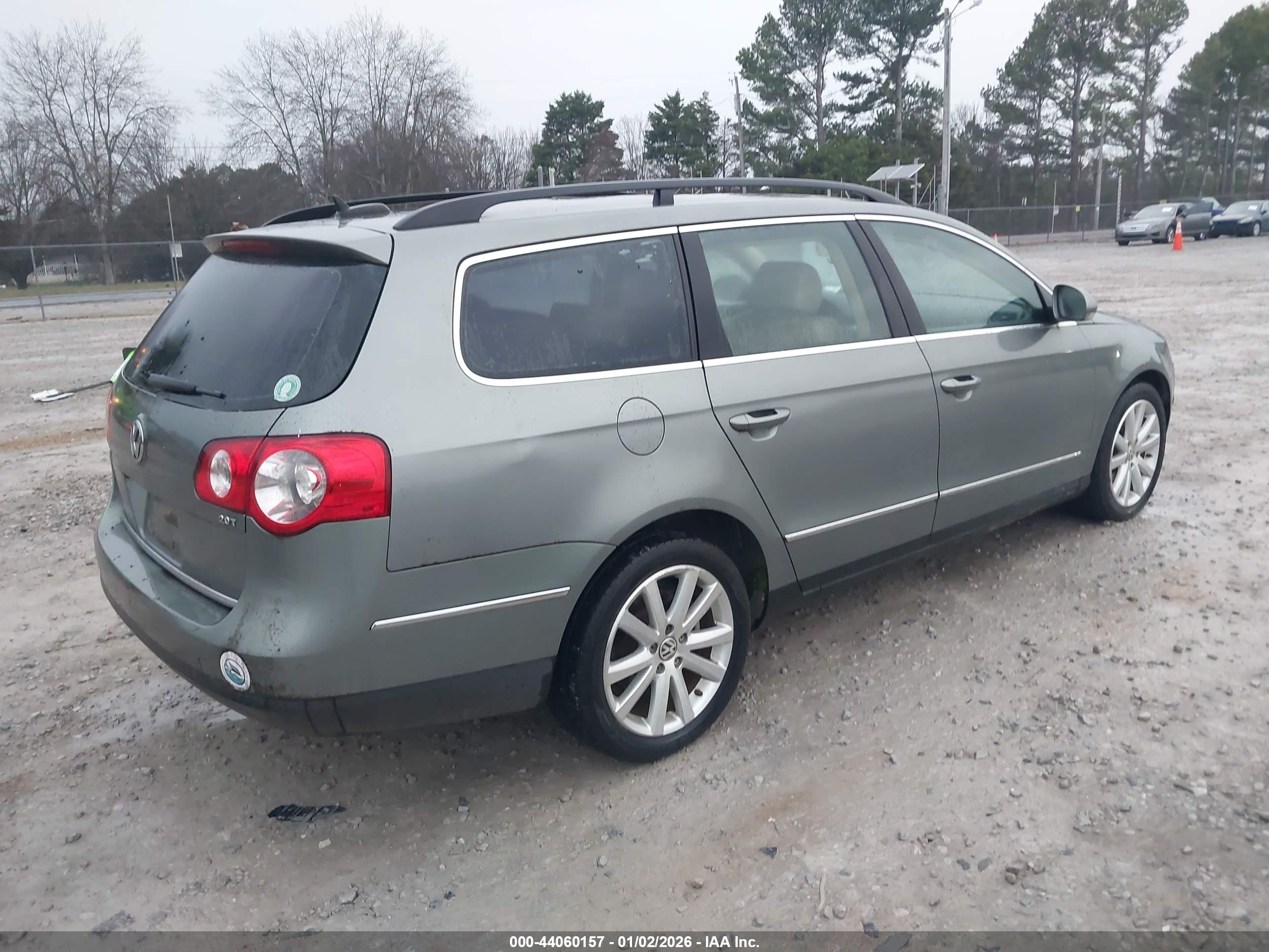VOLKSWAGEN PASSAT image 4