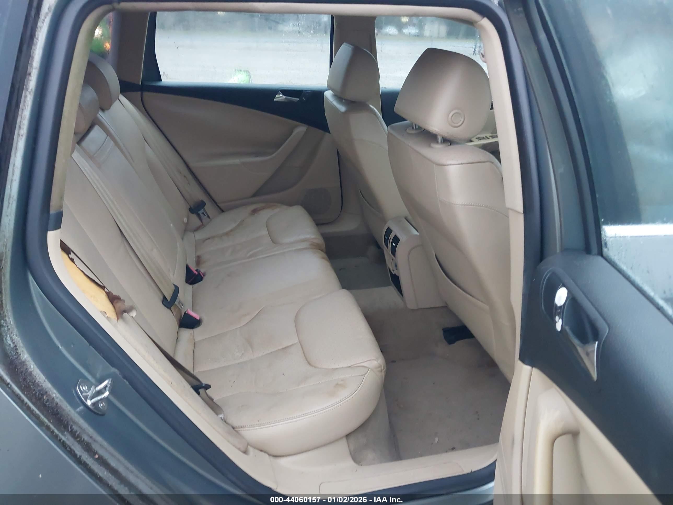 VOLKSWAGEN PASSAT image 8