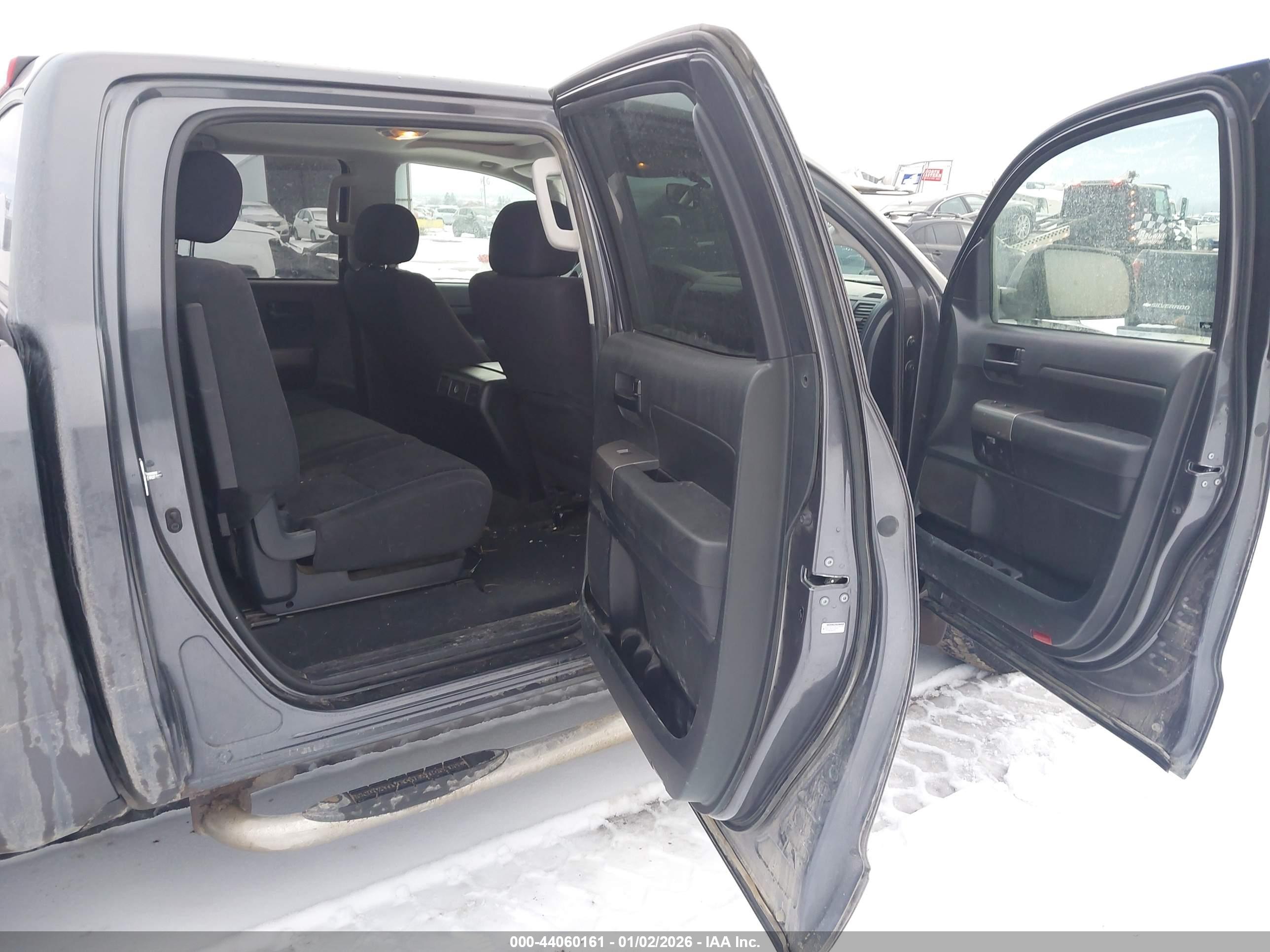 TOYOTA TUNDRA image 8