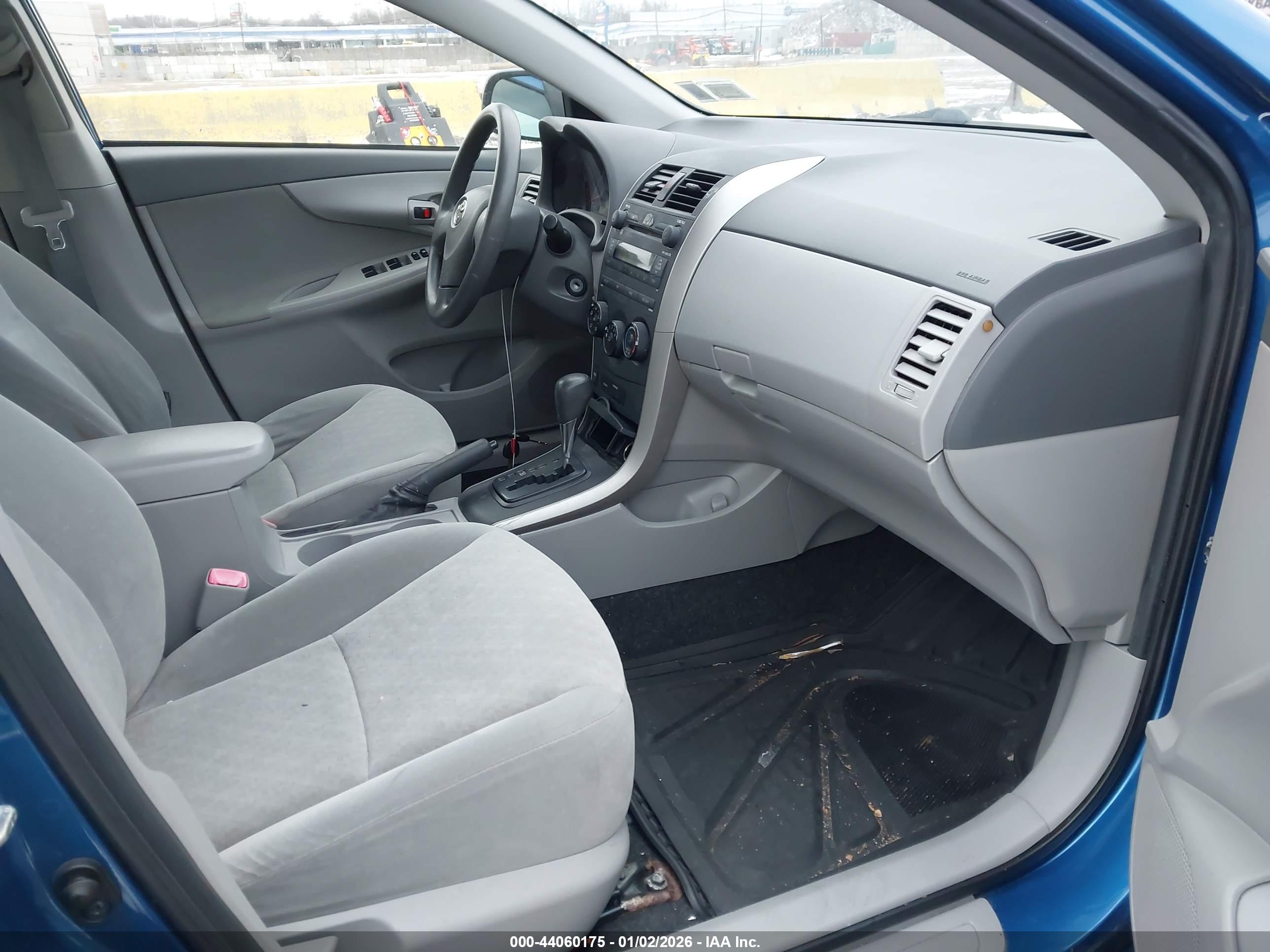 TOYOTA COROLLA image 5